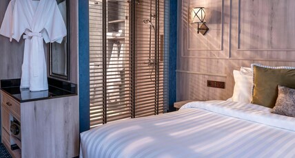 Montraj Coach Sukhumvit Bangkok Room Type - Historic Cabin King
