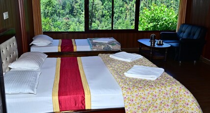 Aayana Valley Resorts | Infinity Pool & Valley View Room Type - VIP Suite Room