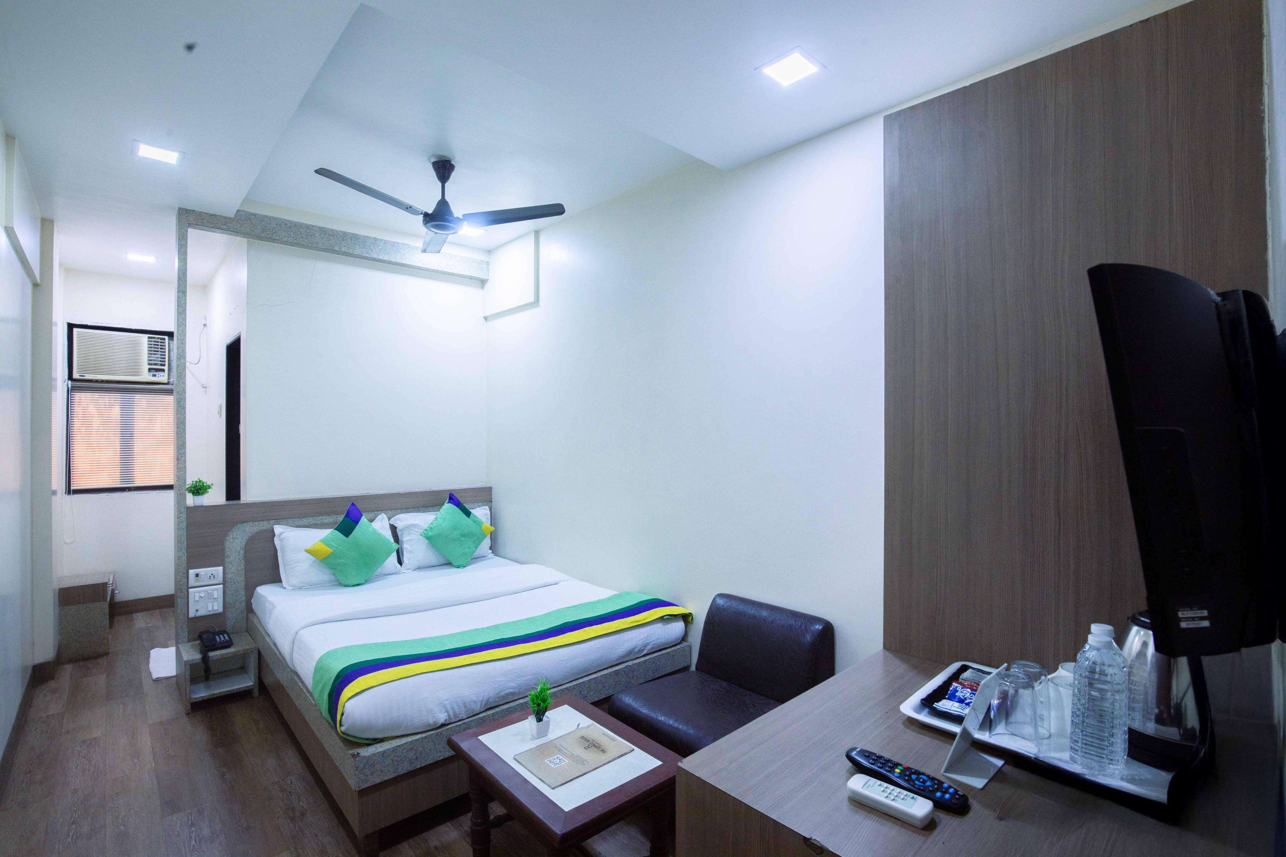 Treebo Hiramani Parel Lalbaug Room Type - Standard Room