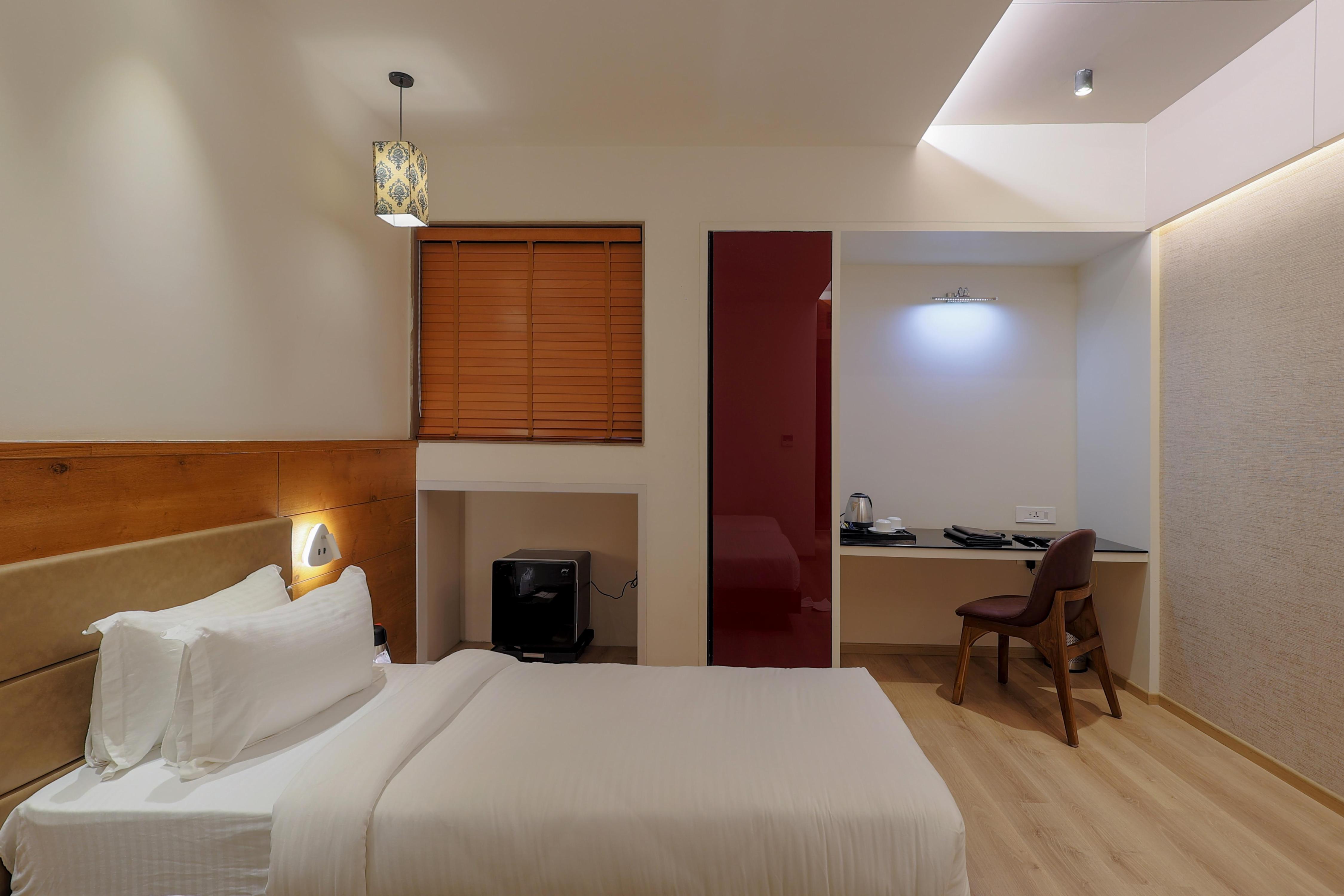 Hotel Aditya- Mansingh inn Room Type - DELUXE