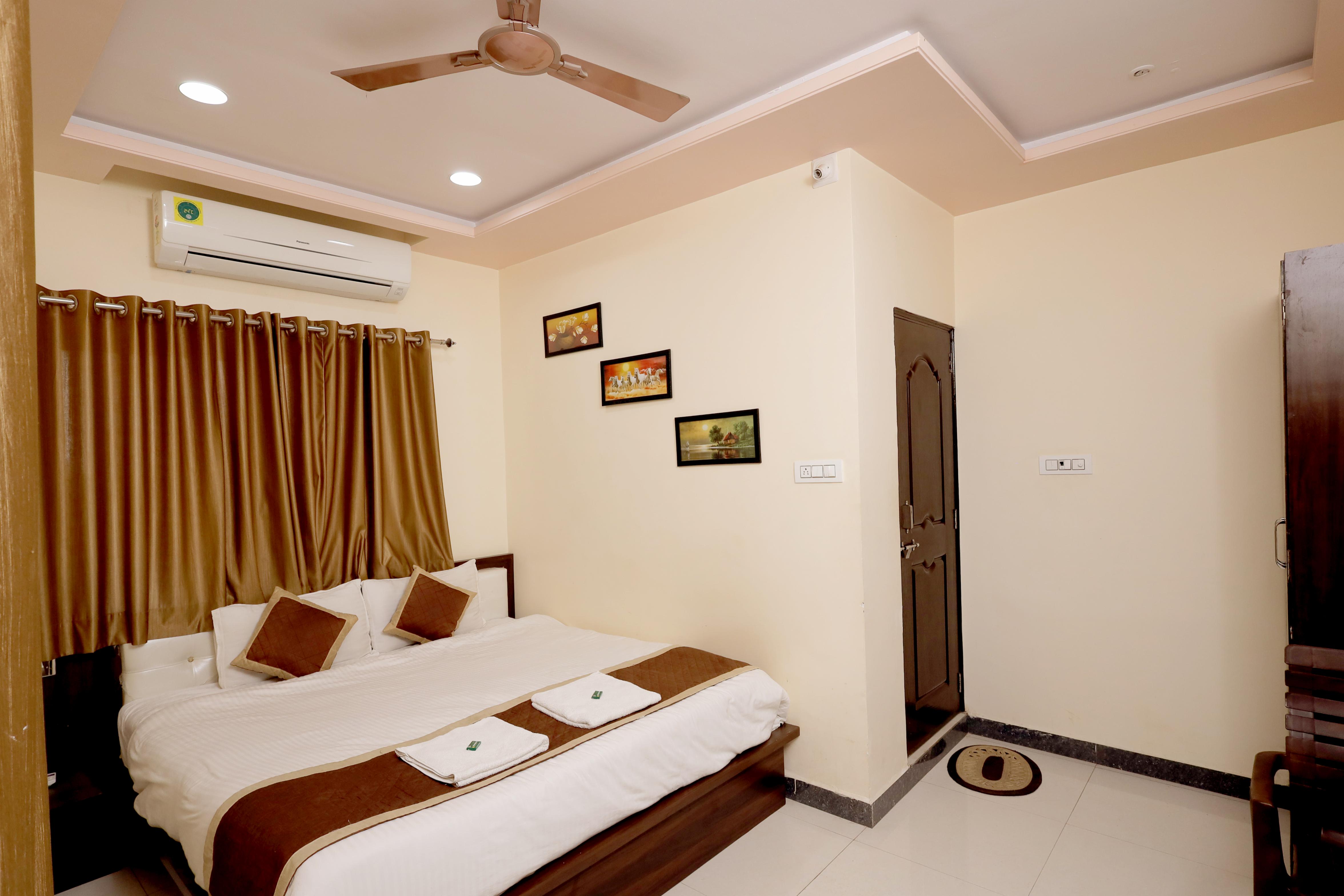 Hotel Ambuj - Tap to explore photos