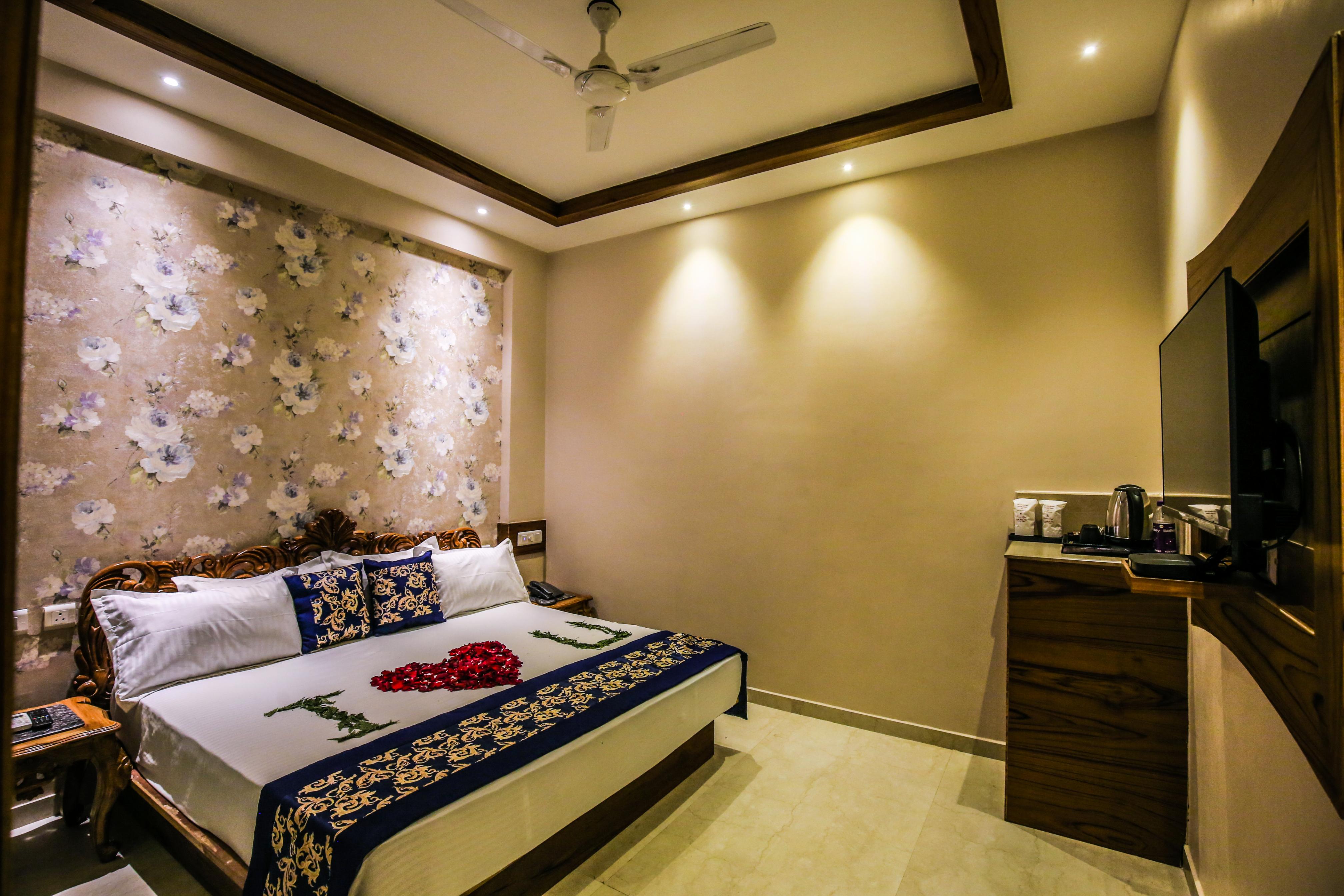 KAVERI HOTEL - Tap to explore photos