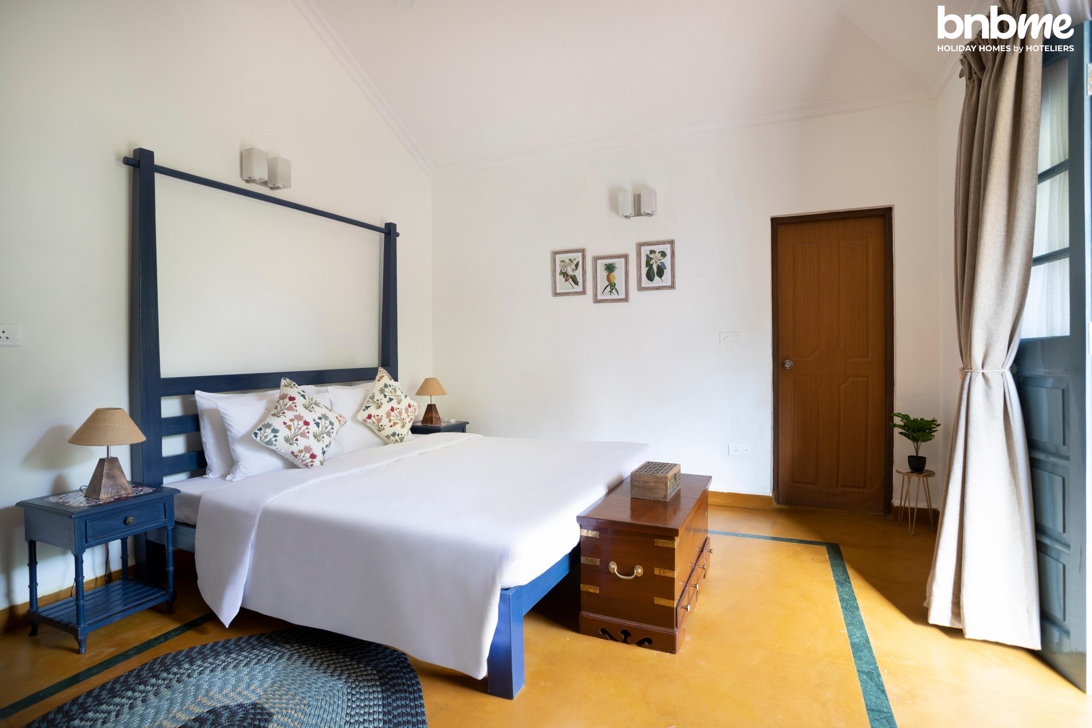 Luxurious 4BHK Villa at Candolim - Tap to explore photos