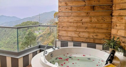 OREN Kasauli Room Type - Superior with Jacuzzi