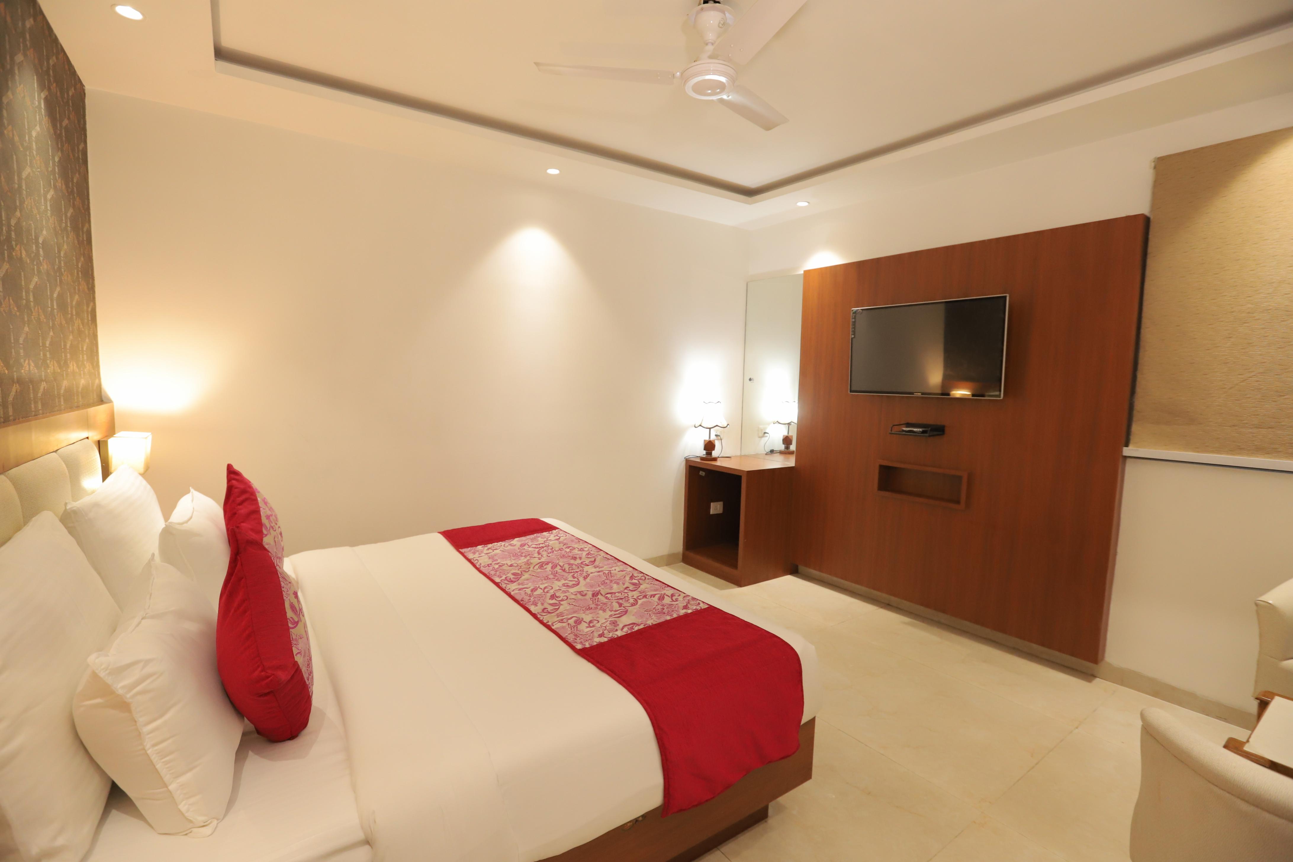 TNCS Corporate Hotel near sector 62 Room Type - Delux Double