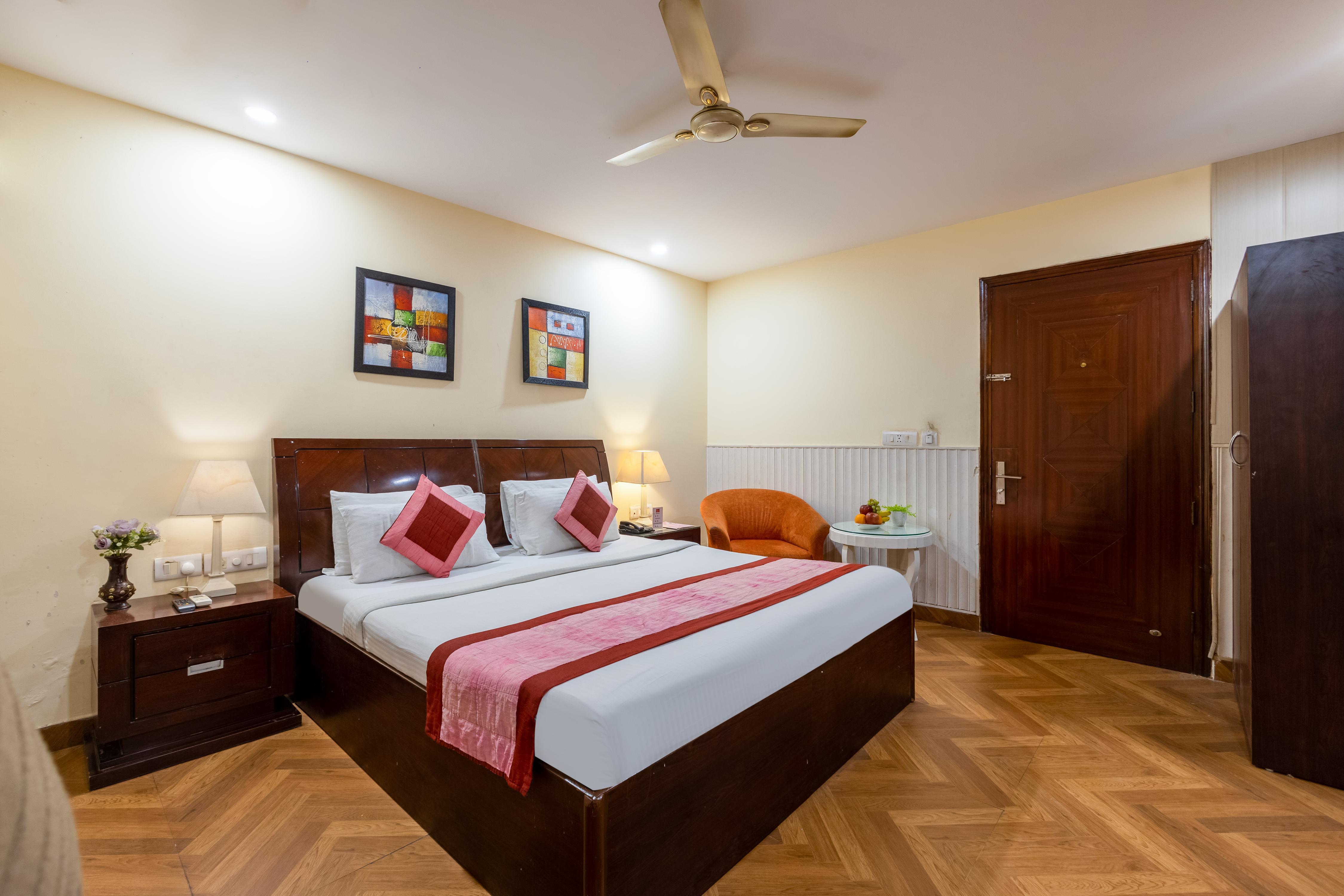 Hotel Picasso Residency - Naraina Vihar, Delhi - Tap to explore photos