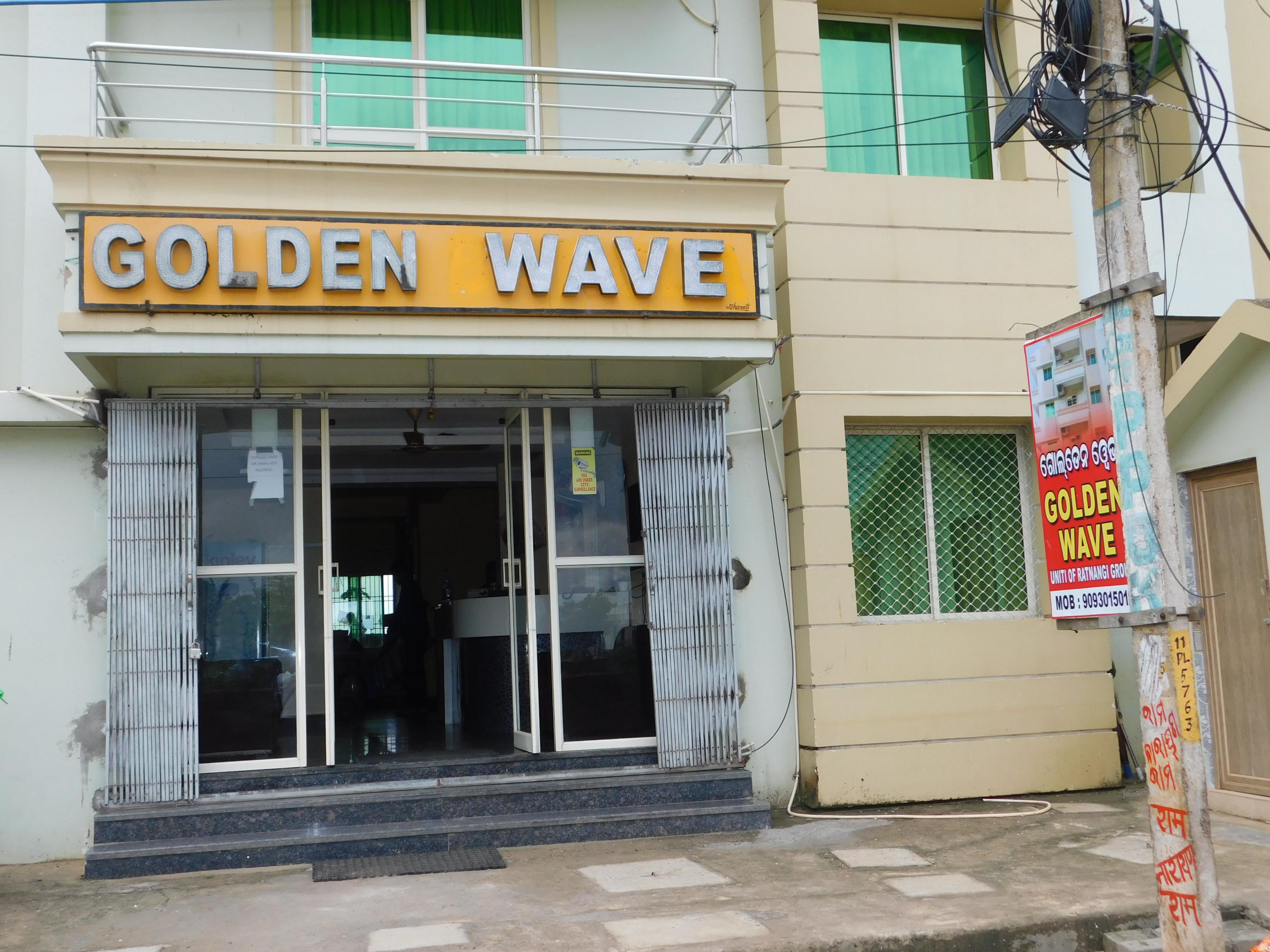Hotel  Golden Wave,50mtrs from Sea Beach - Tap to explore photos