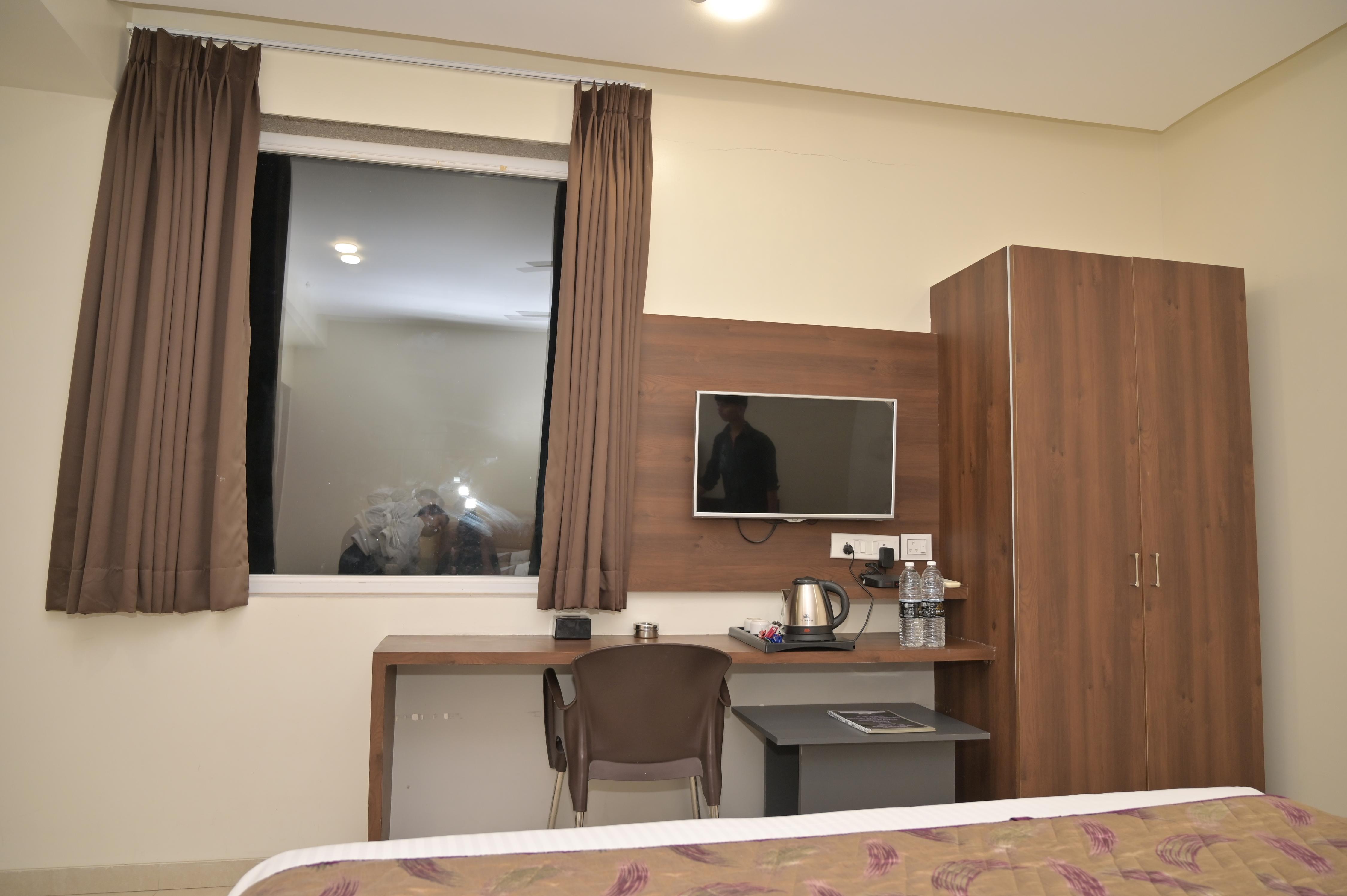 PG Resort - Tap to explore photos