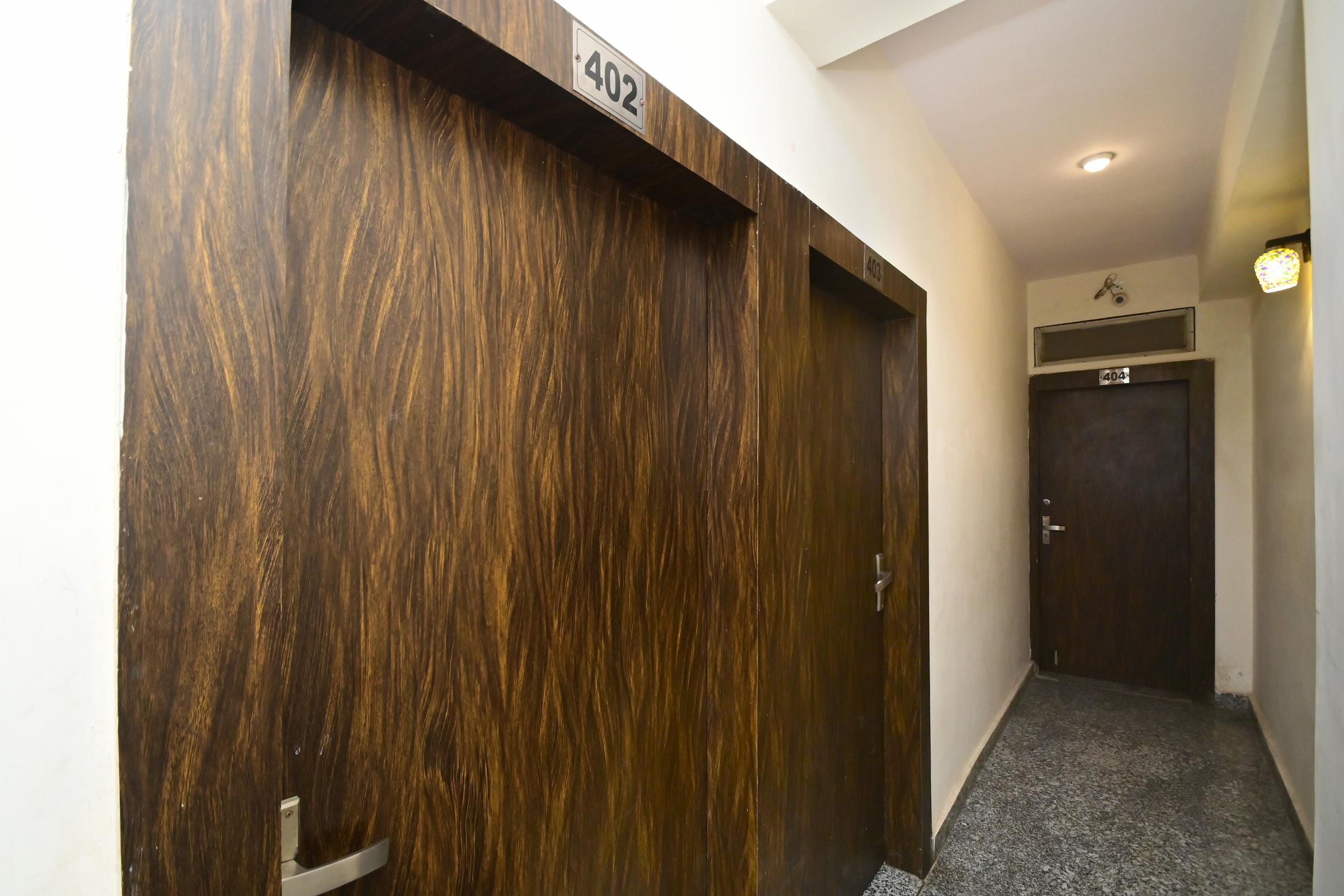 HOTEL PEARLINN Room Type - BASIC DOUBLE BED