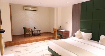 Homansh Galaxy Hotel Room Type - EXECUTIVE ROOM