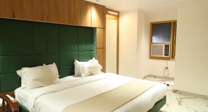 Homansh Galaxy Hotel Room Type - DELUXE ROOM