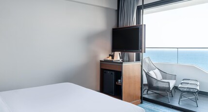 Hilton Garden Inn Da Nang Room Type - KING DELUXE CORNER ROOM