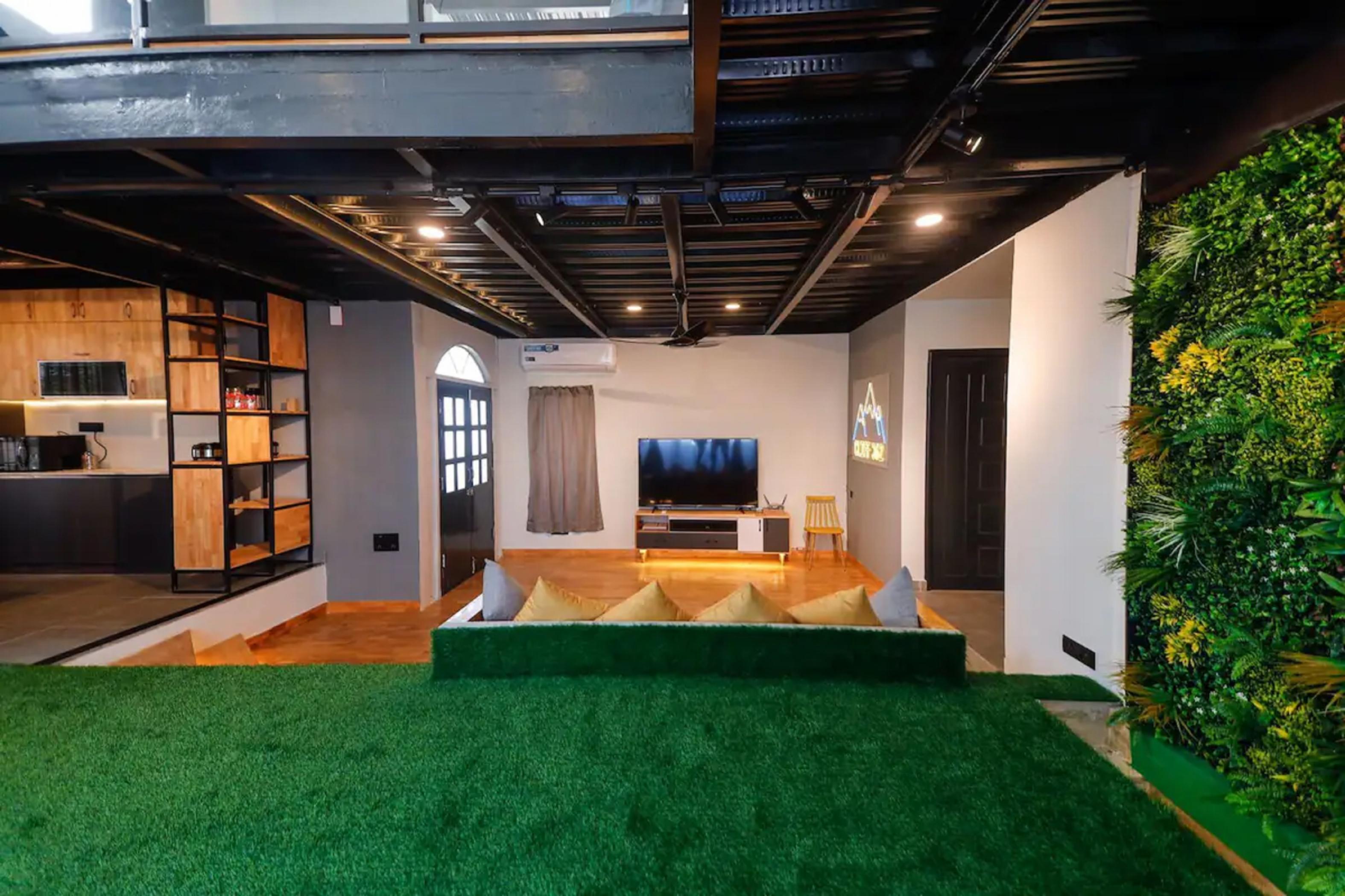 Cliff 362 - A Luxurious Shipping Container Home - Tap to explore photos
