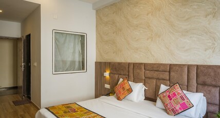Tripli Hotels Le Shelton Room Type - Deluxe Double Room