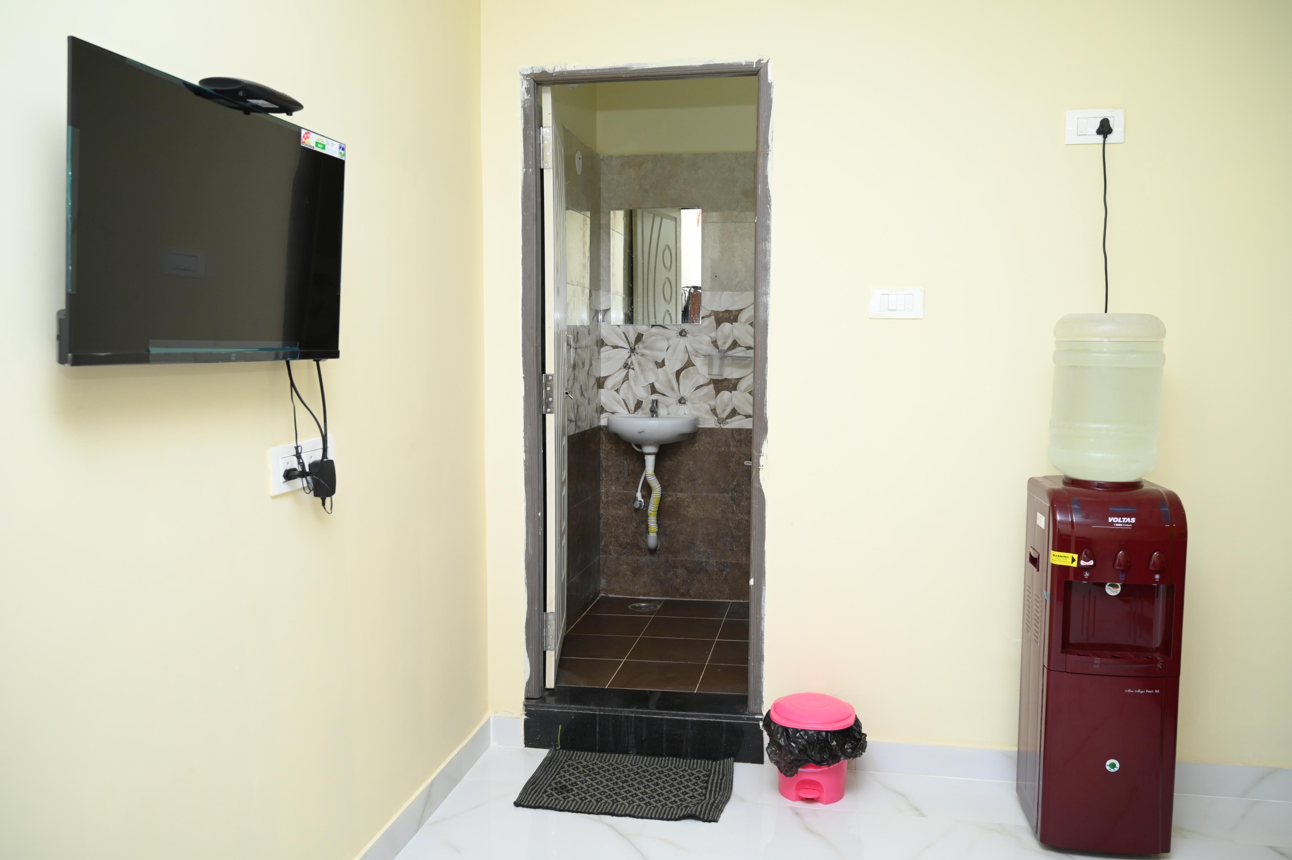 Srivari Homestay - Tap to explore photos