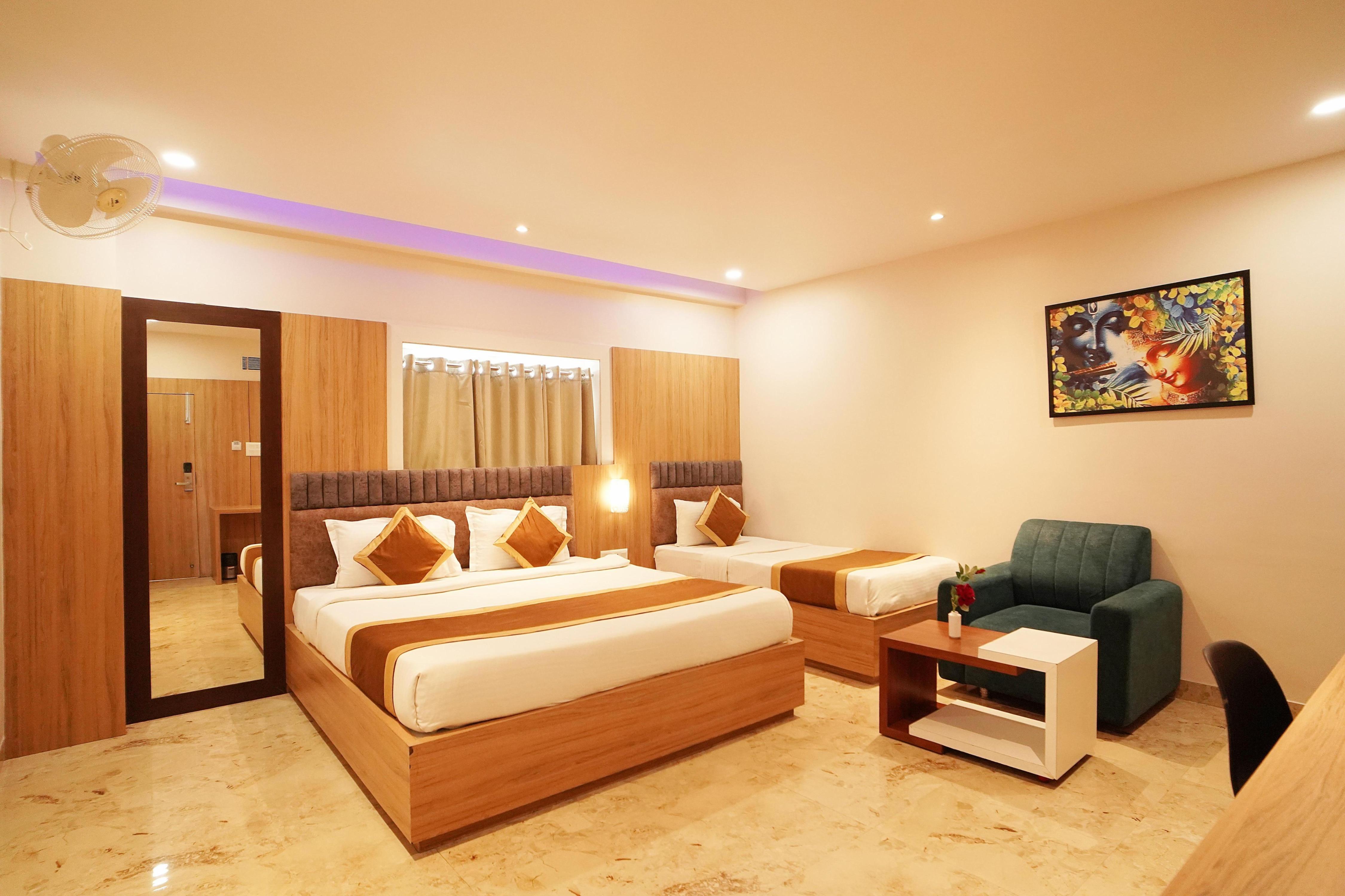 Hotel Ekta International Room Type - PREMIUM TRIPLE