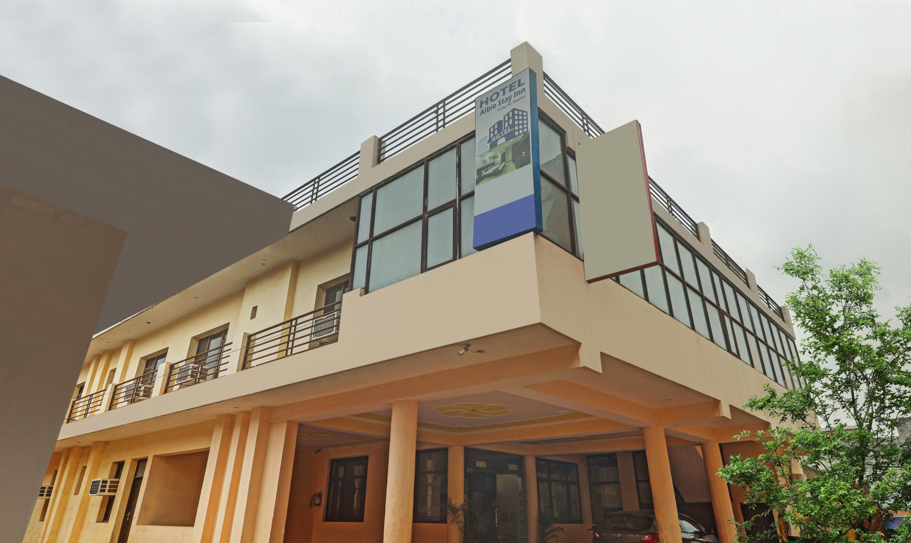 Hotel Albie Stay, Near Railway Station Chandigarh - Tap to explore photos