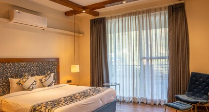 The Cozy Acorn Resort Room Type - Premium Valley View Balcony Room
