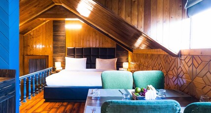 Hotel Lupin Gulmarg Room Type - Junior Suite - Himalayan View