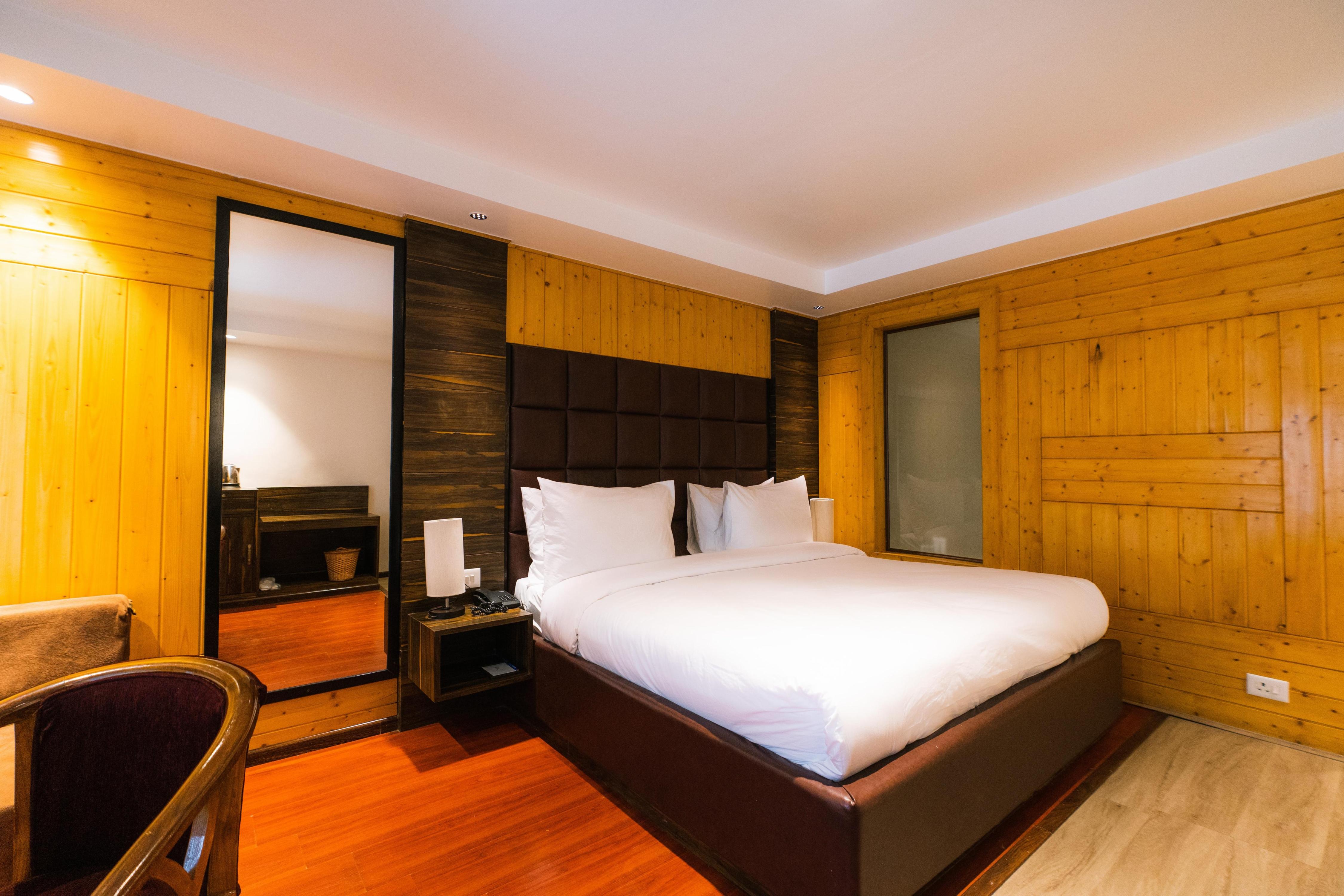 Hotel Lupin Gulmarg Room Type - Deluxe Room - Garden View