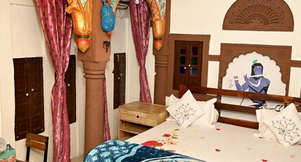 Castle View Home Stay Room Type - Super Deluxe Double Room