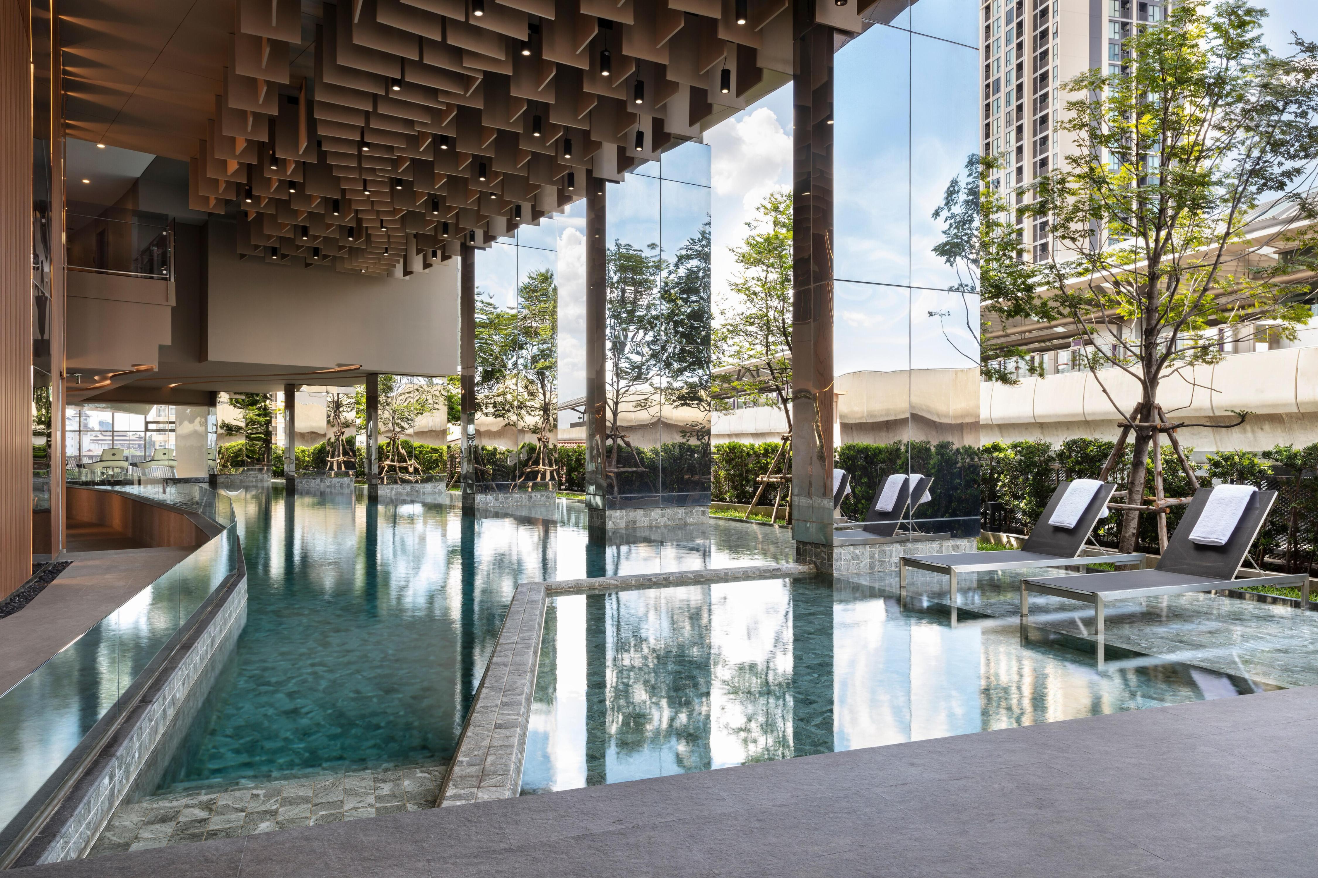 Oakwood Suites Tiwanon - Tap to explore photos