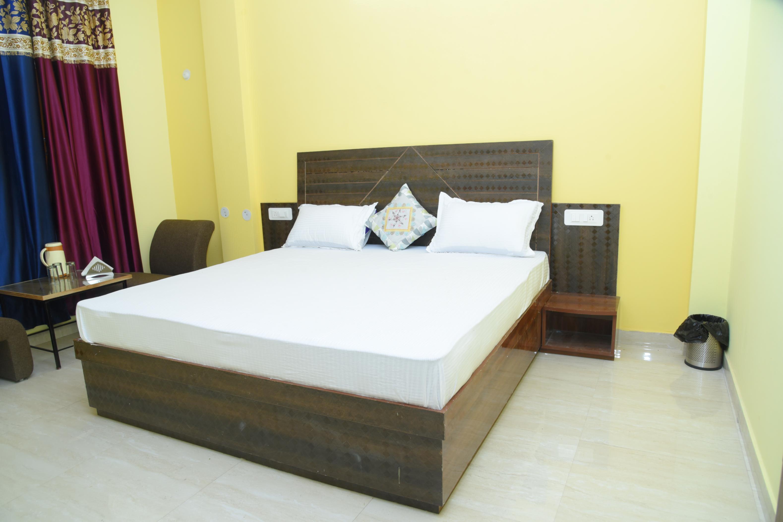 Indu BNB Shimla Room Type - Dlx Room