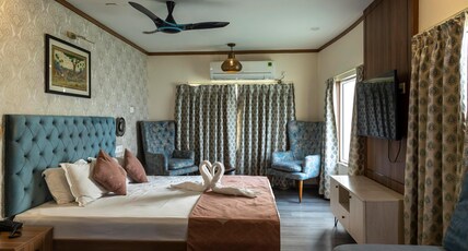 GARUDA - Luxury Houseboat Room Type - Luxury Suite Stay