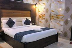 Hotel Amour