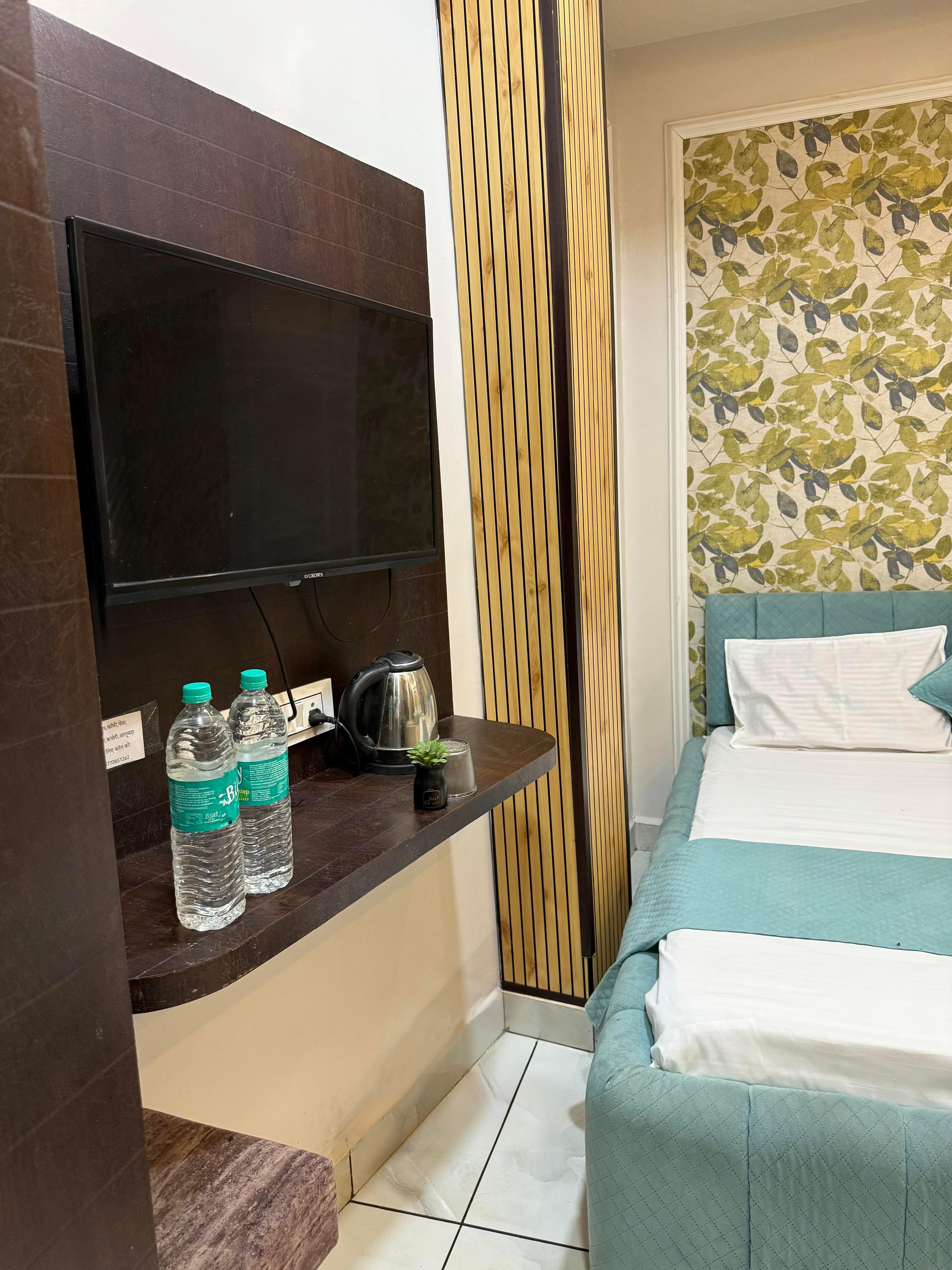 hotel krishna palace - Tap to explore photos