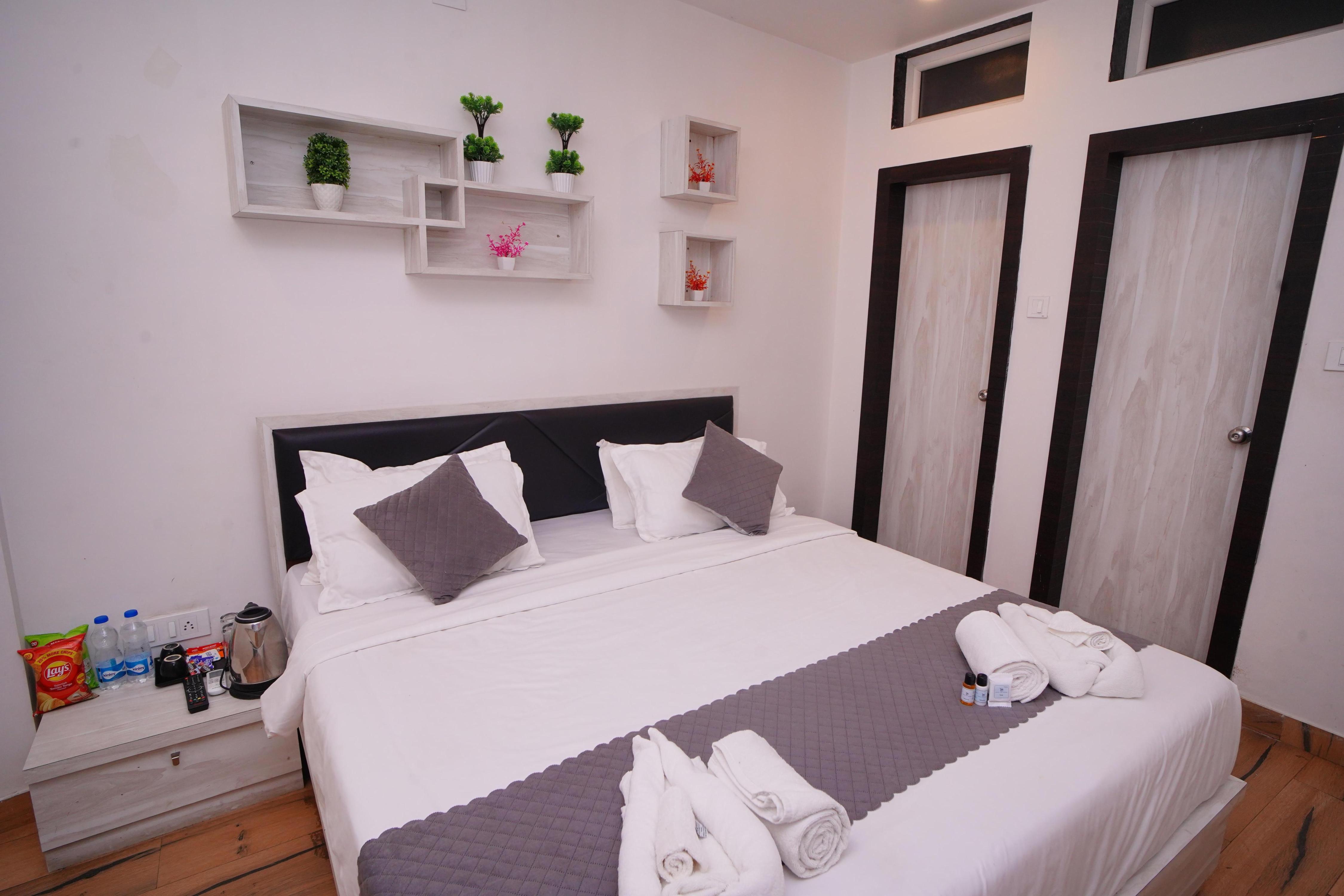 Hotel Lake Bridge Room Type - Deluxe Room