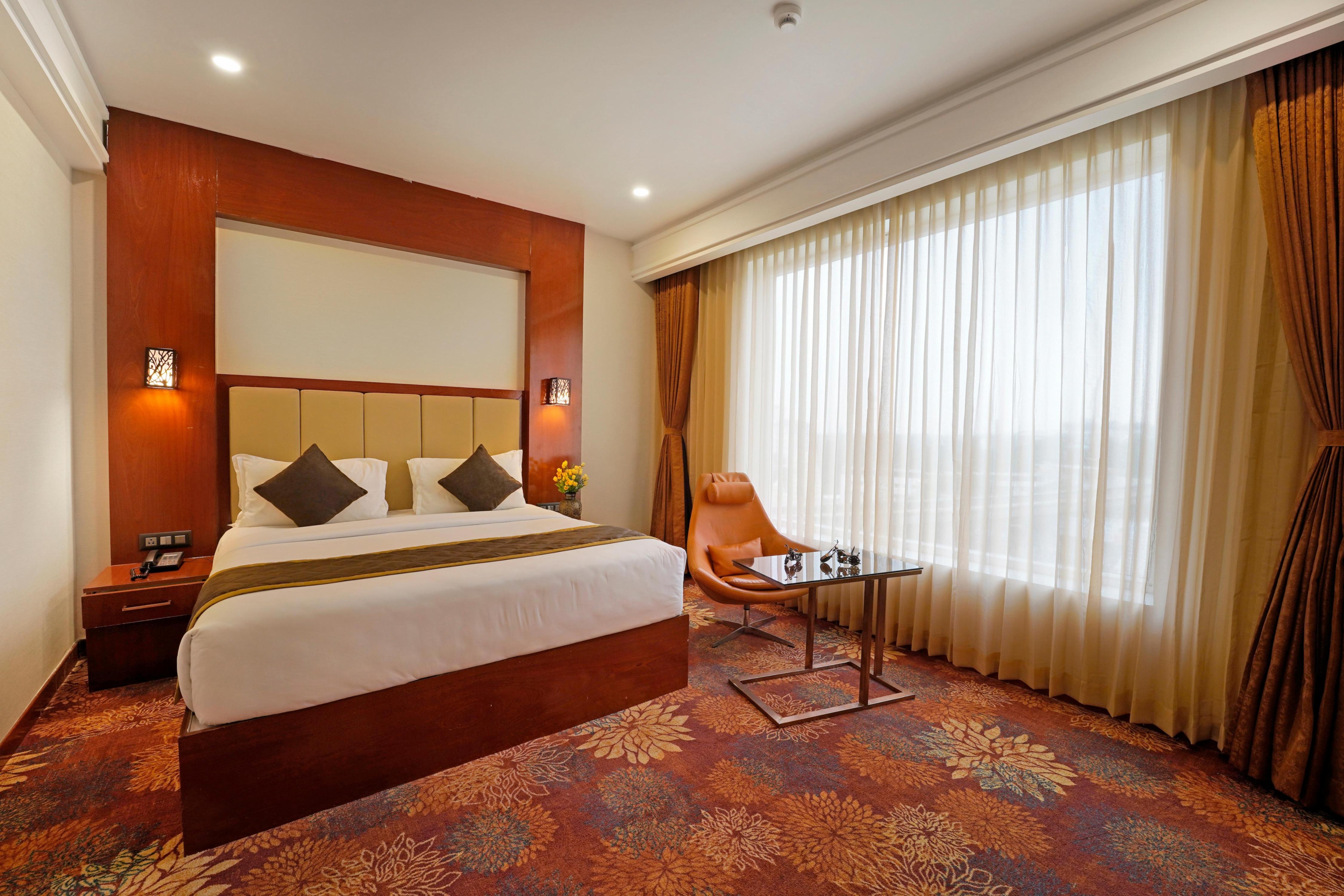 Kingston Hotel - Tap to explore photos