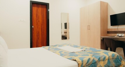 The Embassy Suites Room Type - Business Studio Rooms .