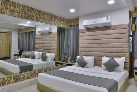 HOTEL MONVILLE