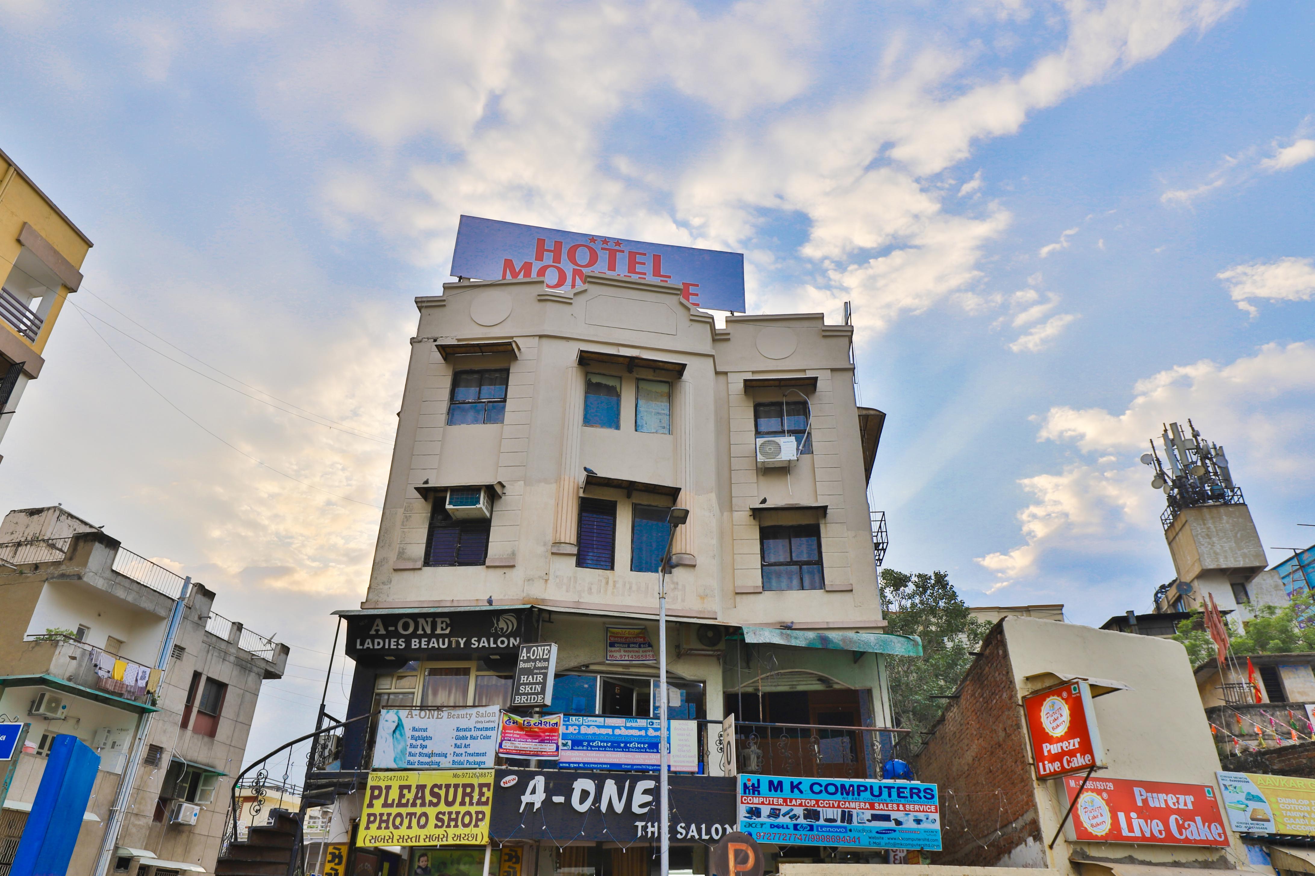 HOTEL MONVILLE - Tap to explore photos