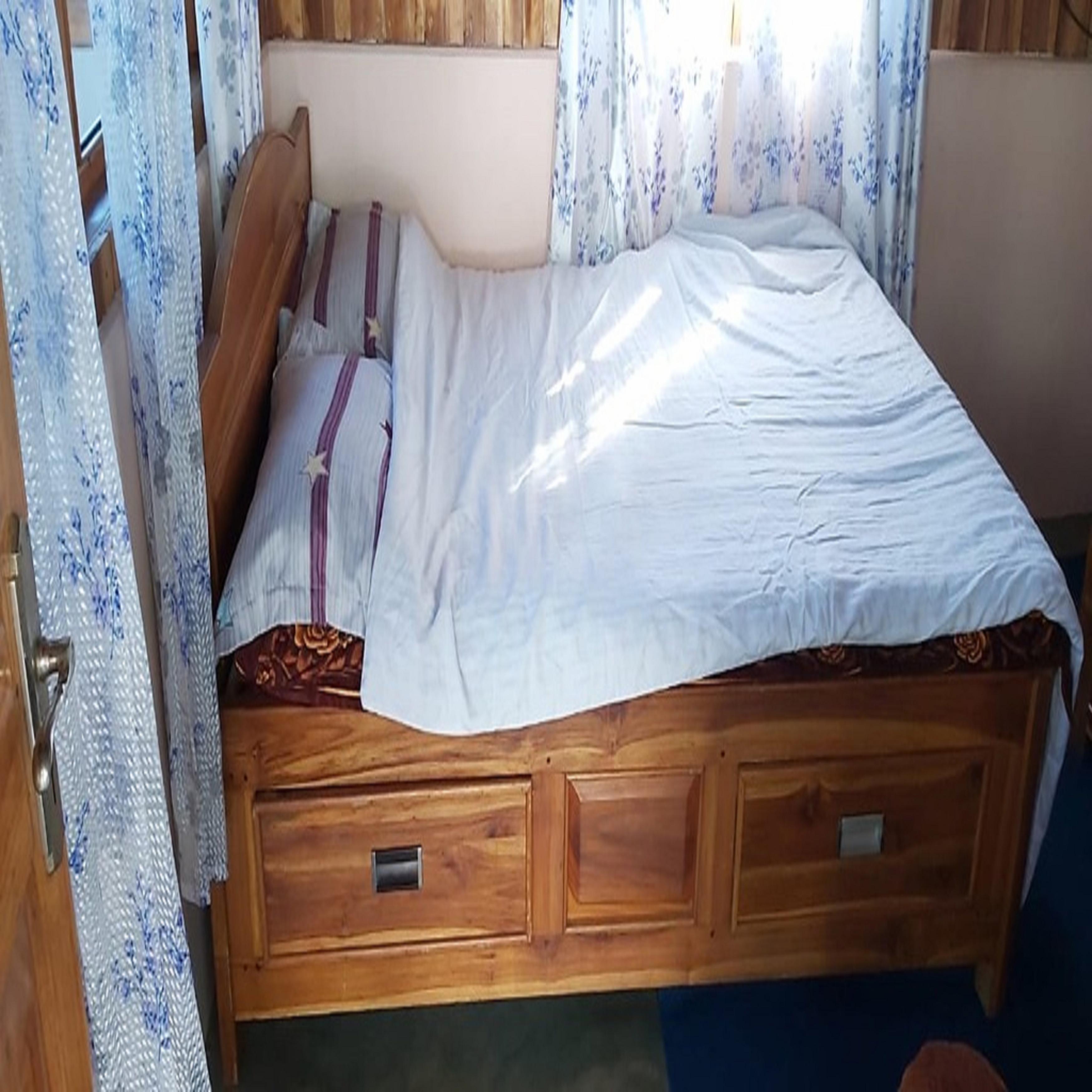 Eviana Homestay - Tap to explore photos