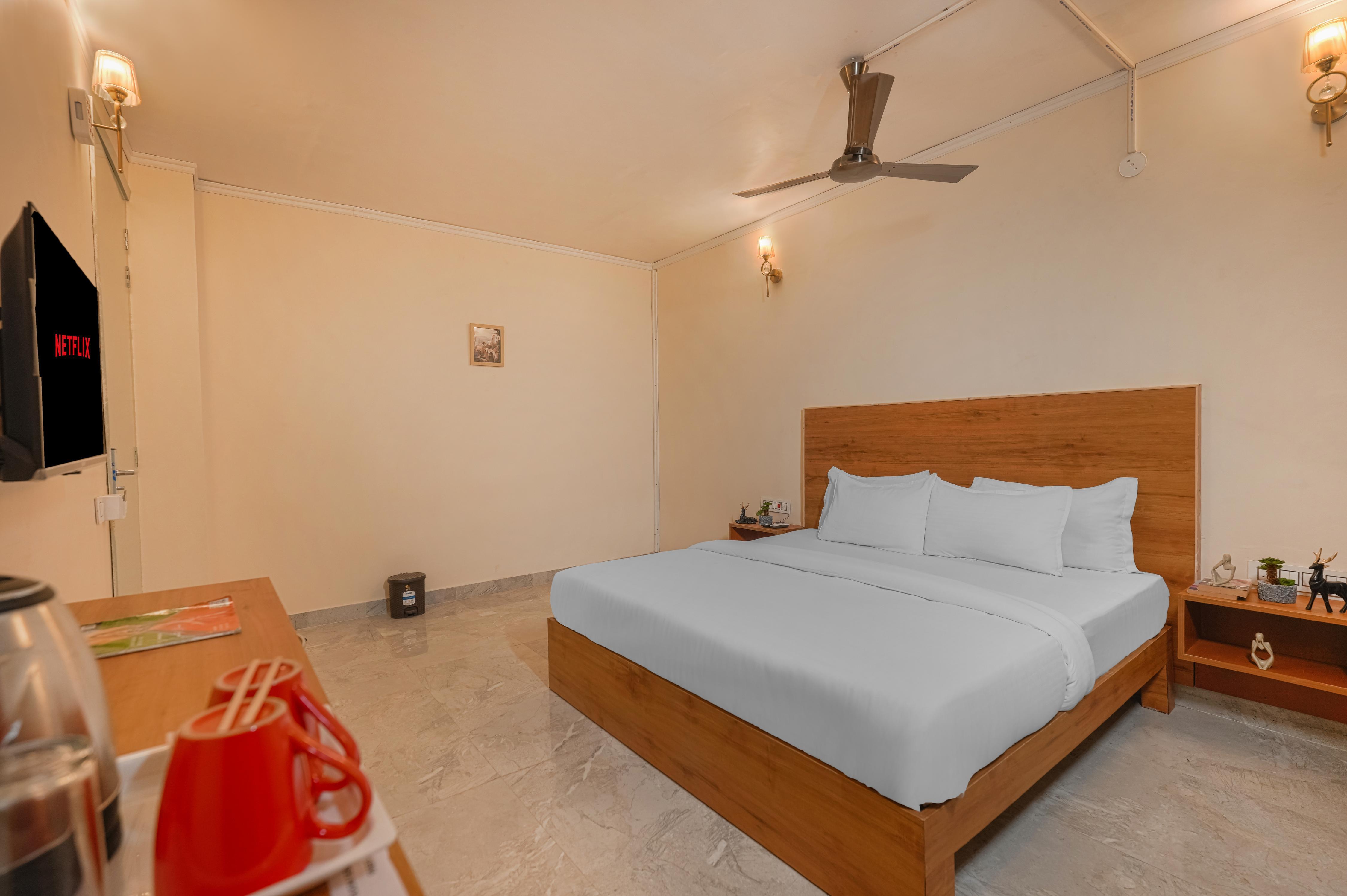 Hotel Sarai Bharatgarh - Tap to explore photos