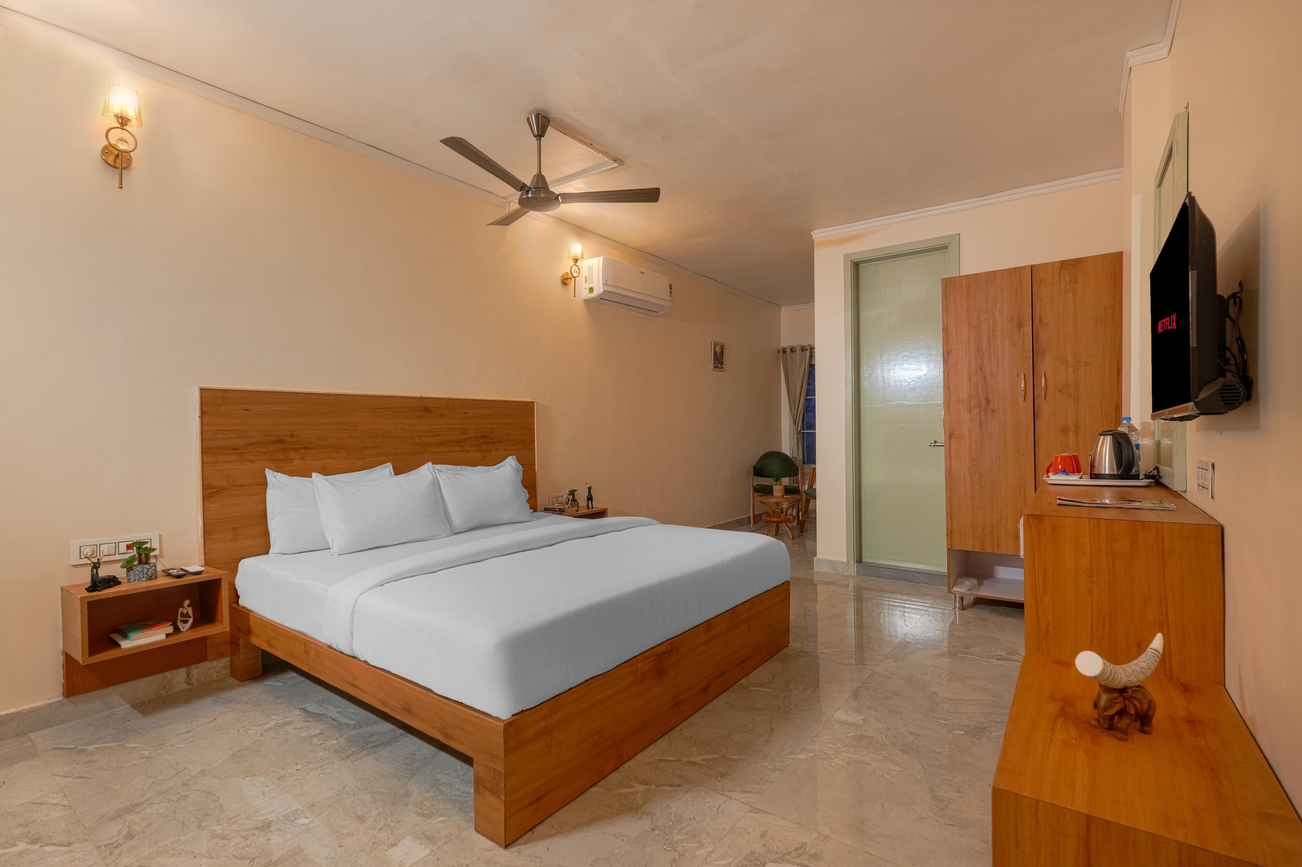 Hotel Sarai Bharatgarh Room Type - Premium Room