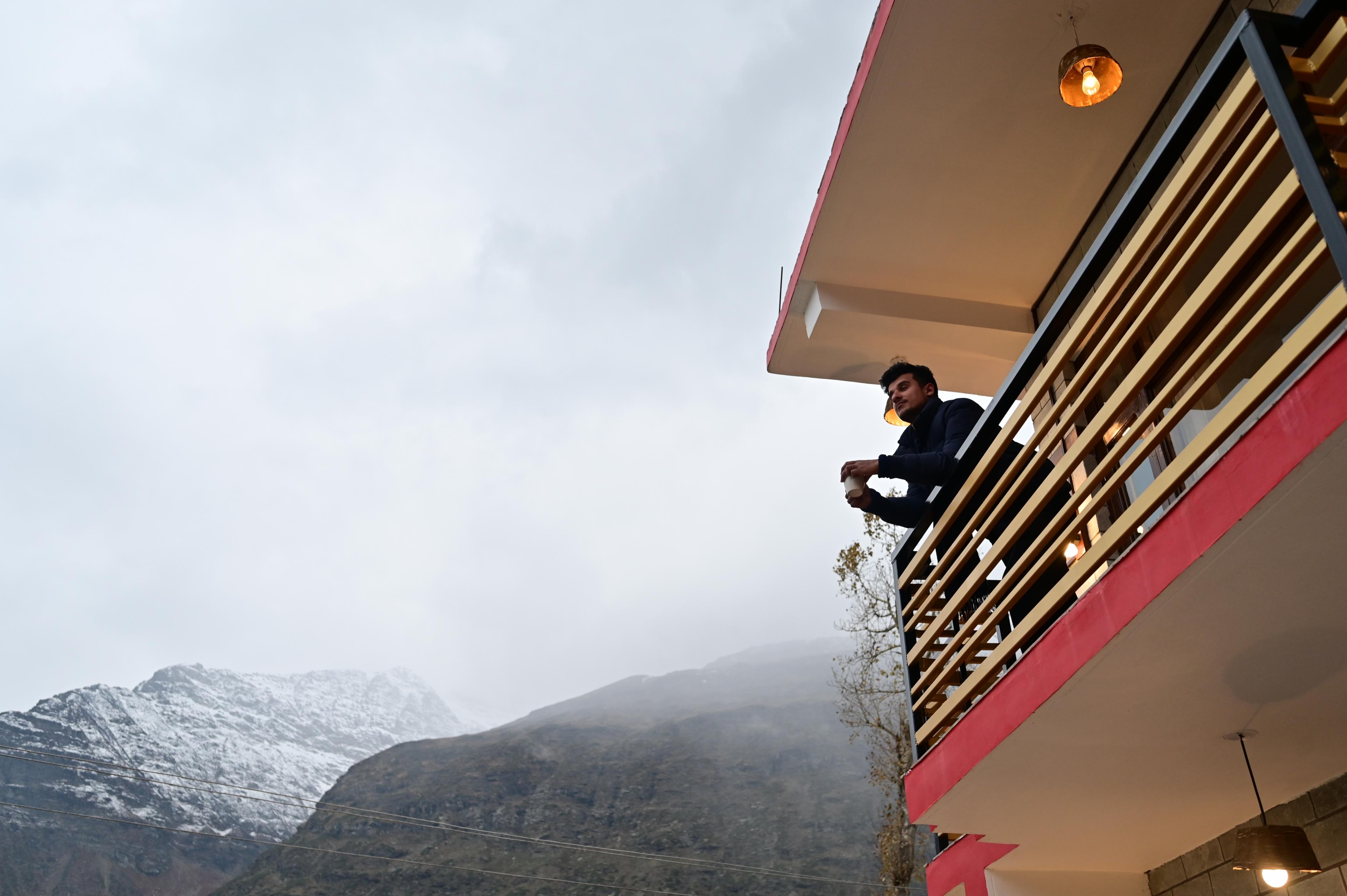 The Bulevar - Alpine - Tap to explore photos