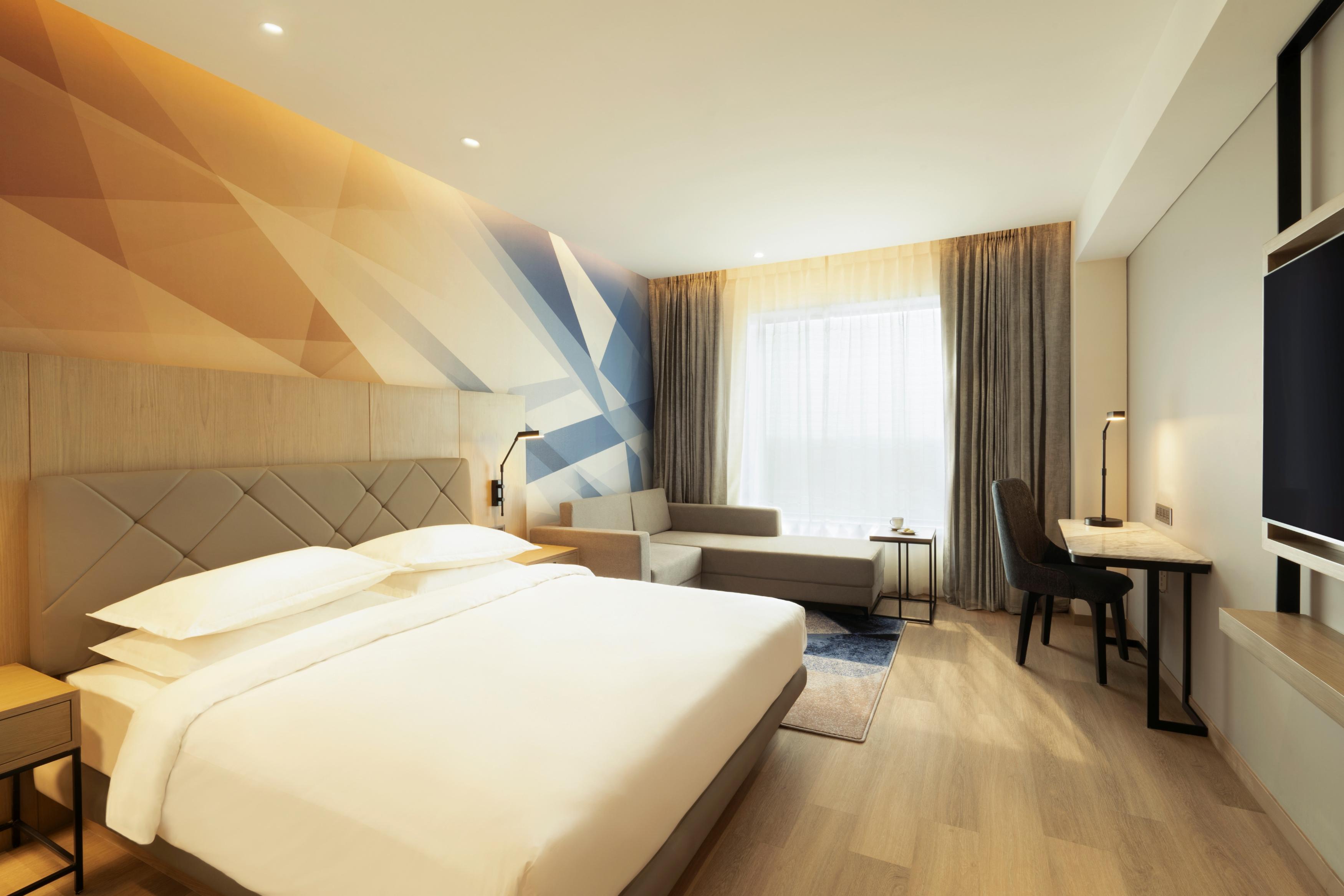 Hyatt Place Bharuch Room Type - 1 KING BED DELUXE