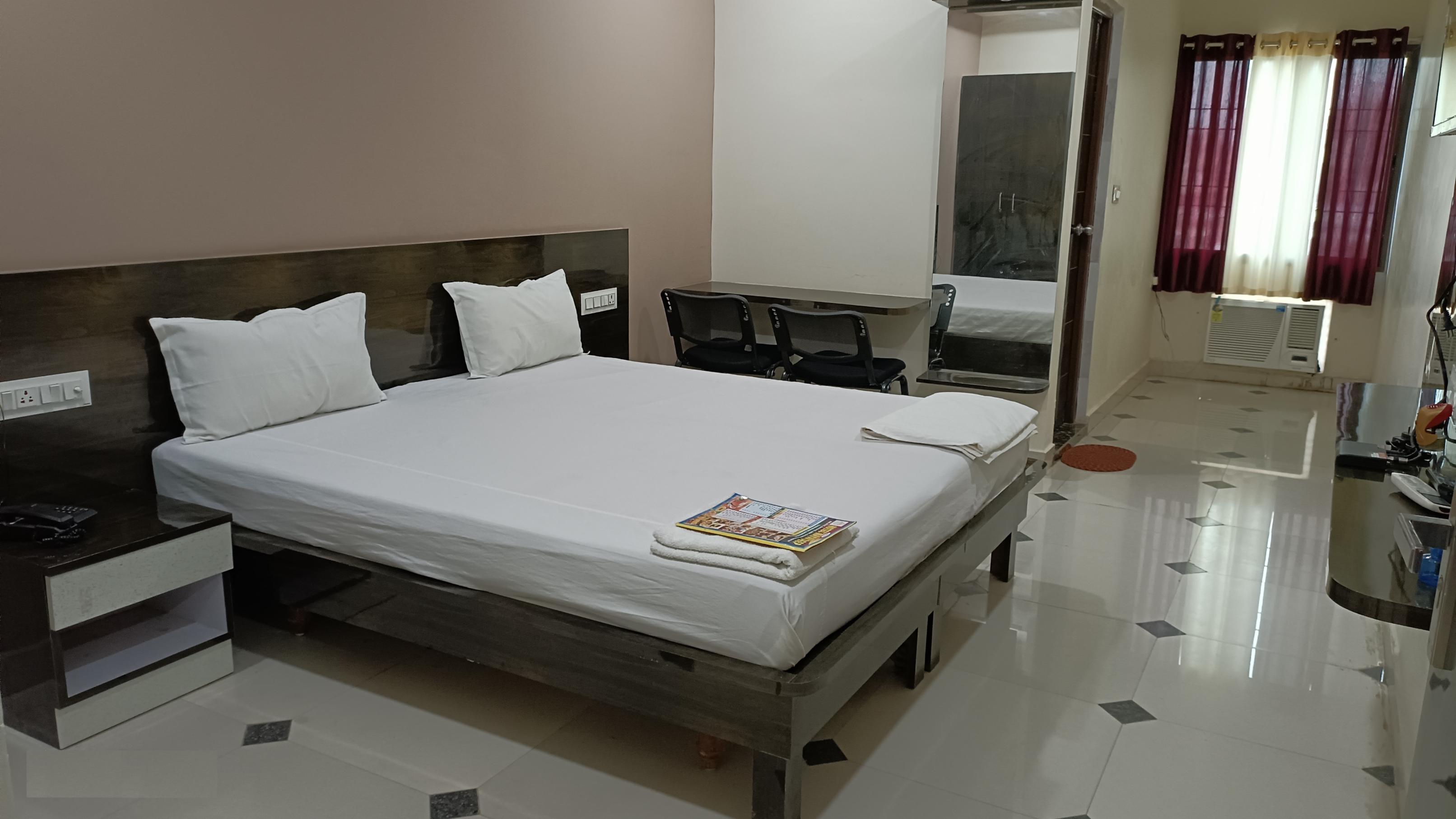 Hotel Nayan Deep - Tap to explore photos
