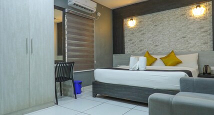 D Green Hotels Cochin Room Type - Deluxe AC Room
