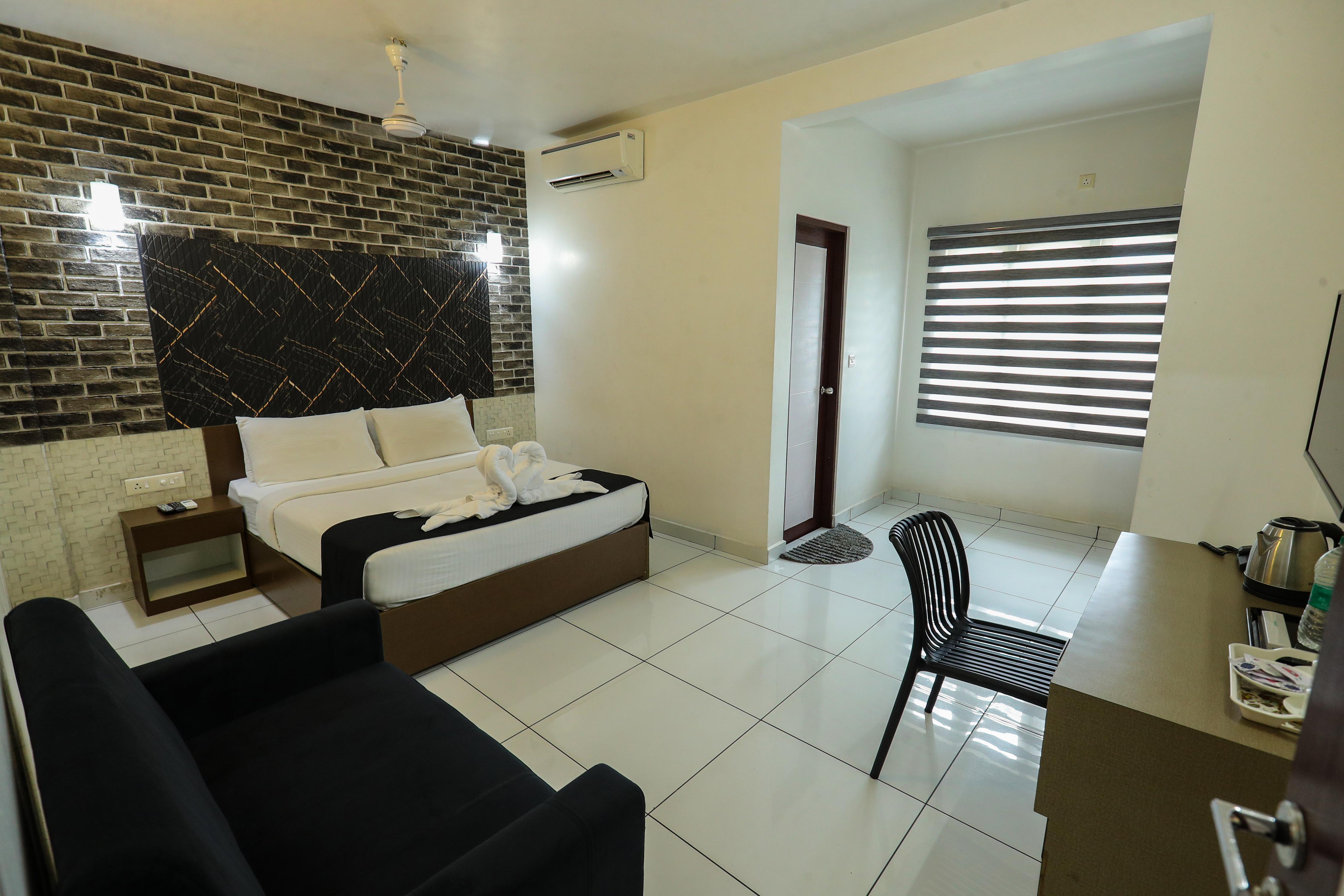 D Green Hotels Cochin Room Type - Deluxe AC Room