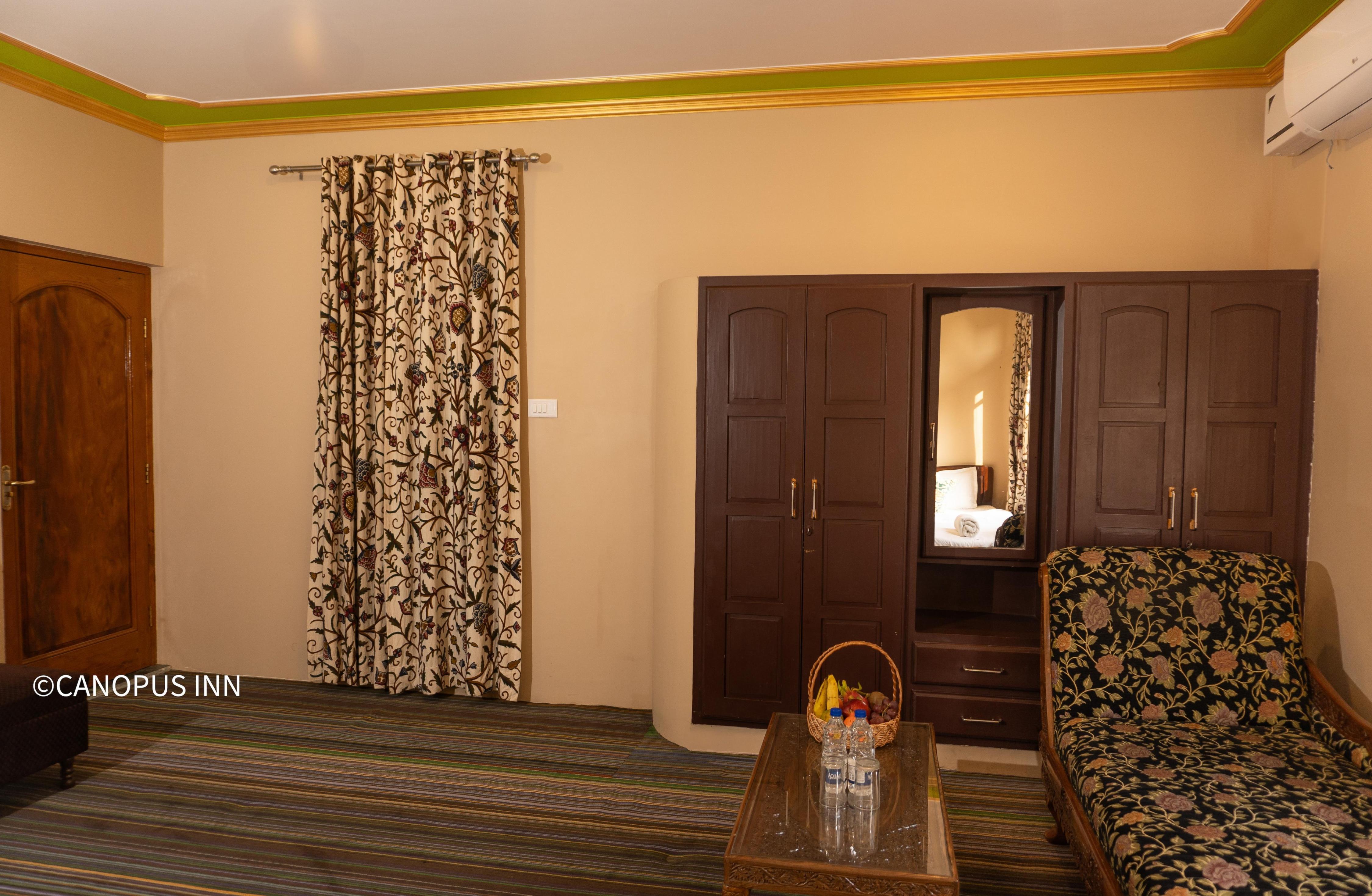 CANOPUS inn - Tap to explore photos