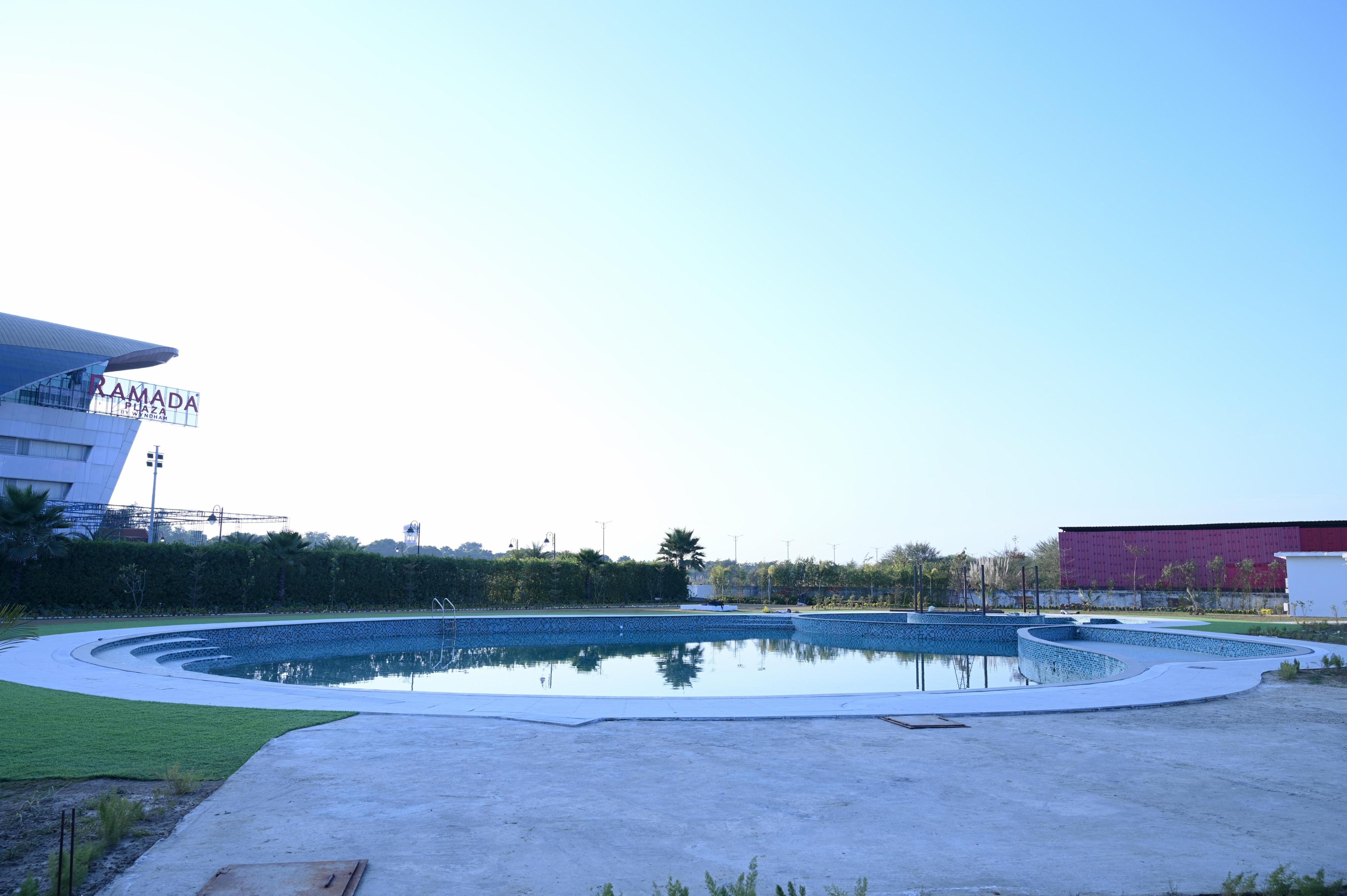 Ramada Plaza by Wyndham Jammu - Tap to explore photos