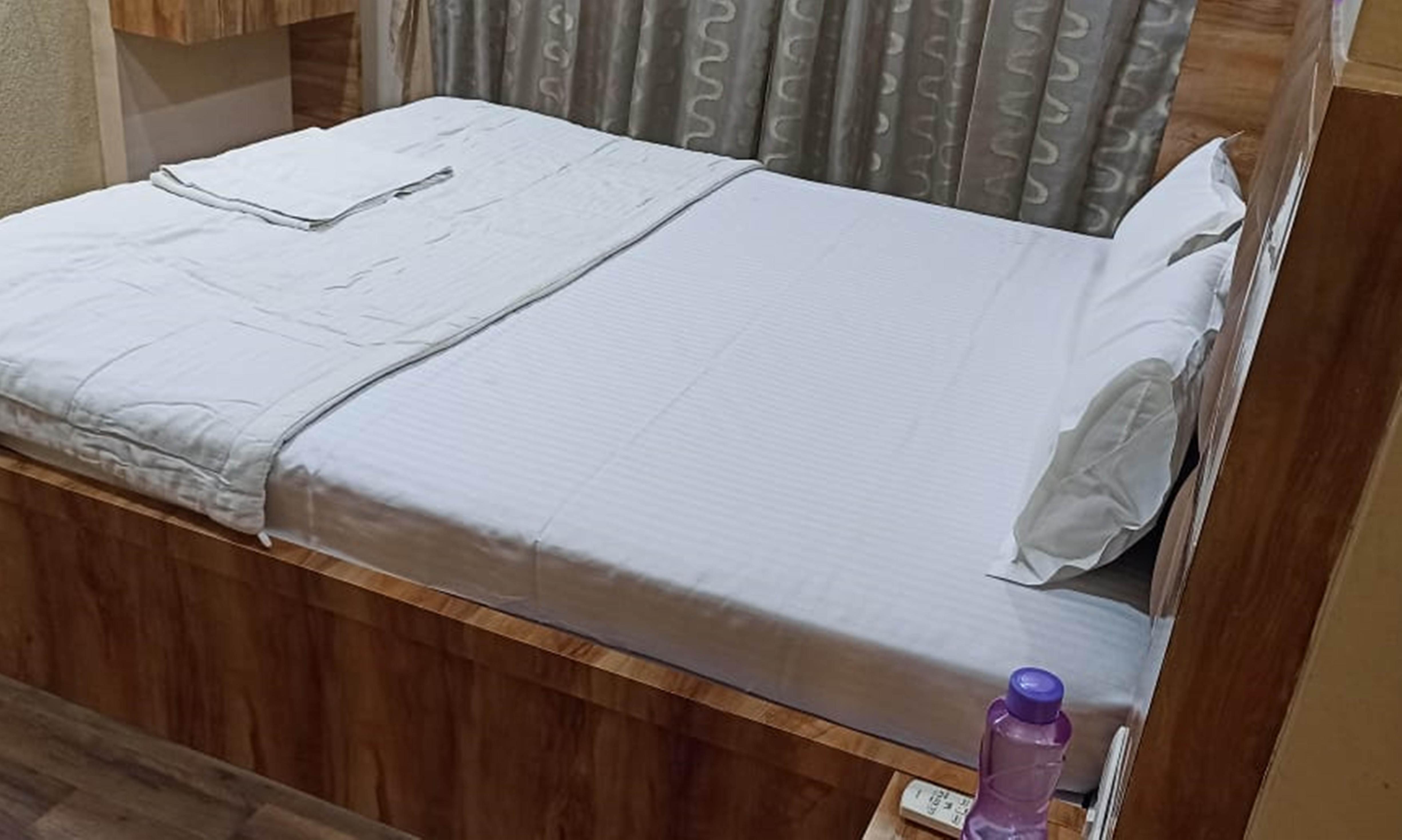 Unique Home 2 - Tap to explore photos