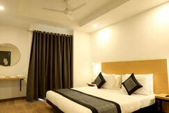 GOLDEN WORLD HOTEL