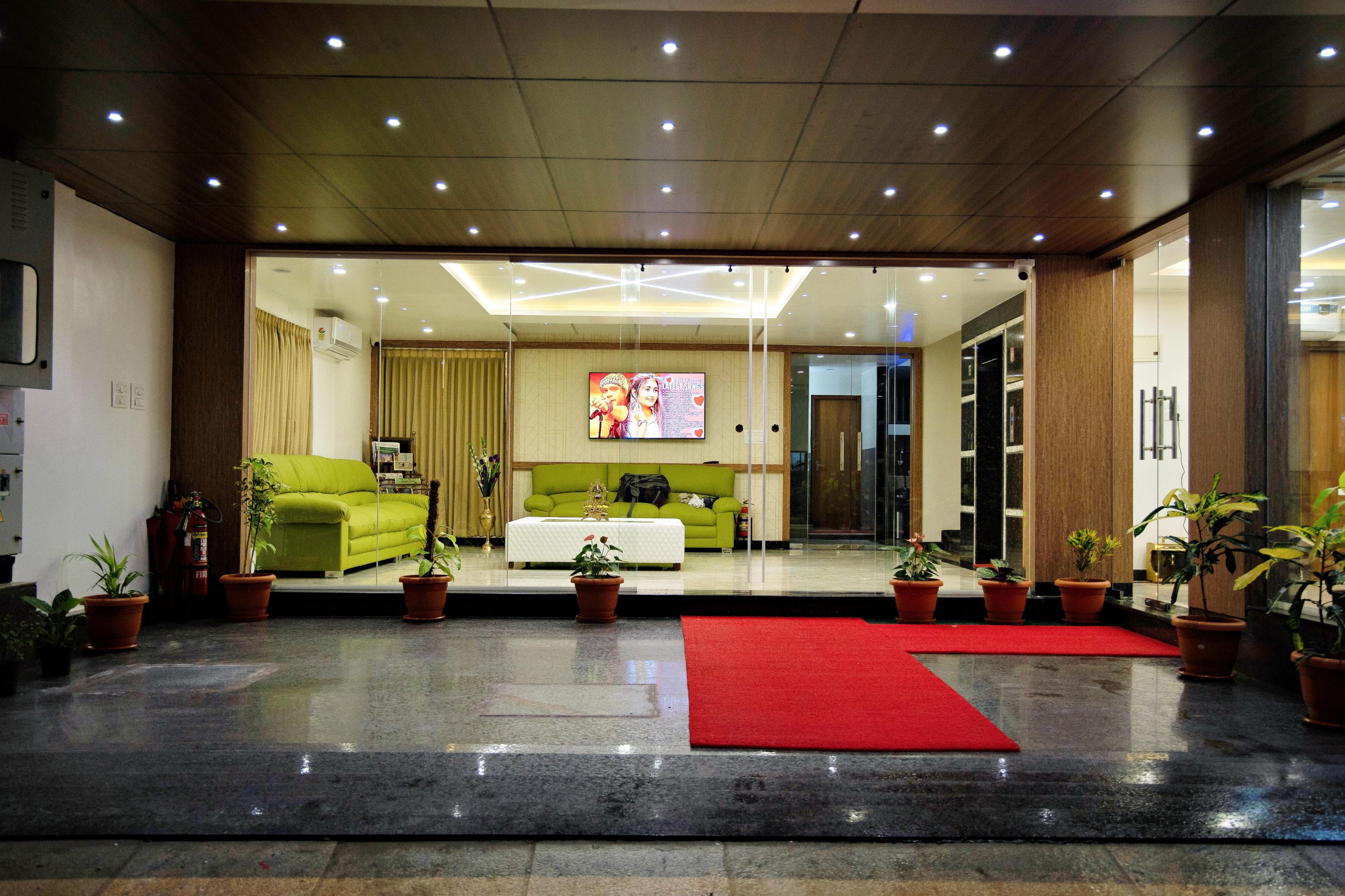 Villa Grand Hotel Near Kempegowda Intl Airport