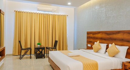 Hotel Woodlark Room Type - AC Deluxe Room With King Bed