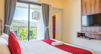 Hotel Woodlark Room Type - Premium AC Room With Balcony